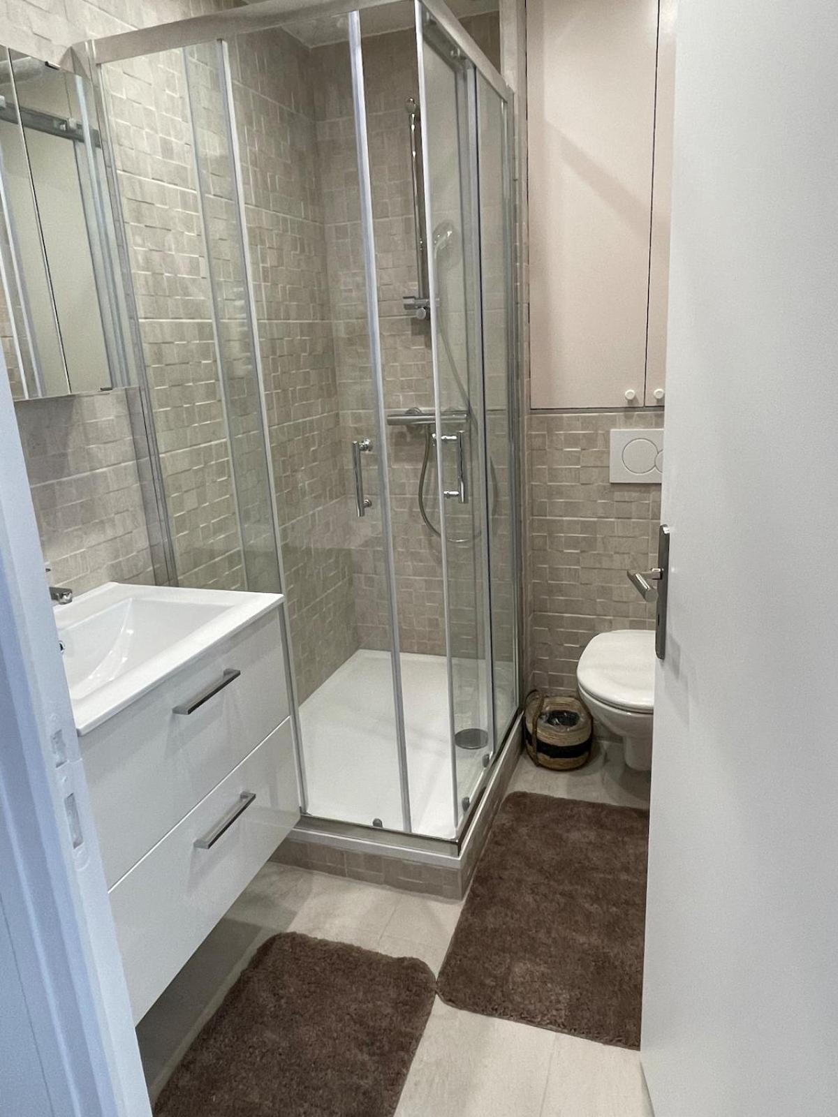 Place Morny, 2 rooms brand new, up to 4 guests