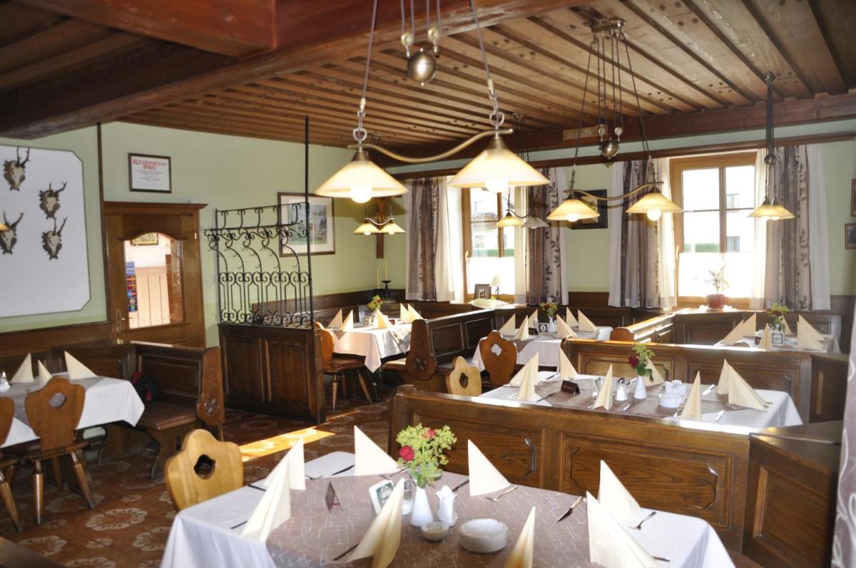 restaurant