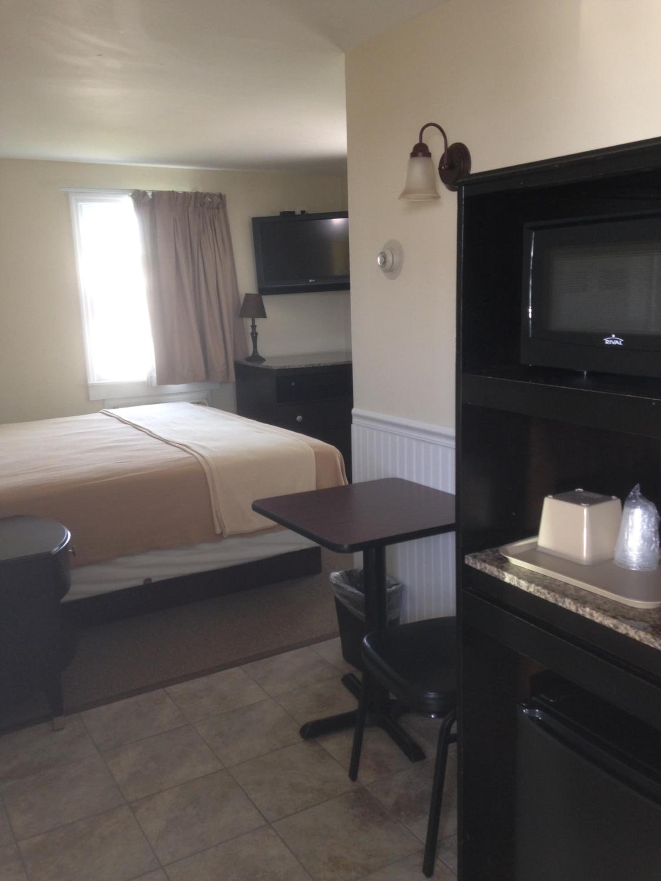 Shore Point Motel