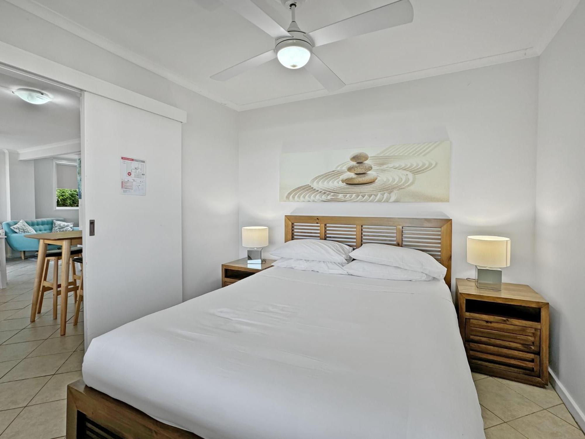 Oceanfront 4-Bed Haven with BBQ & Alfresco Dining