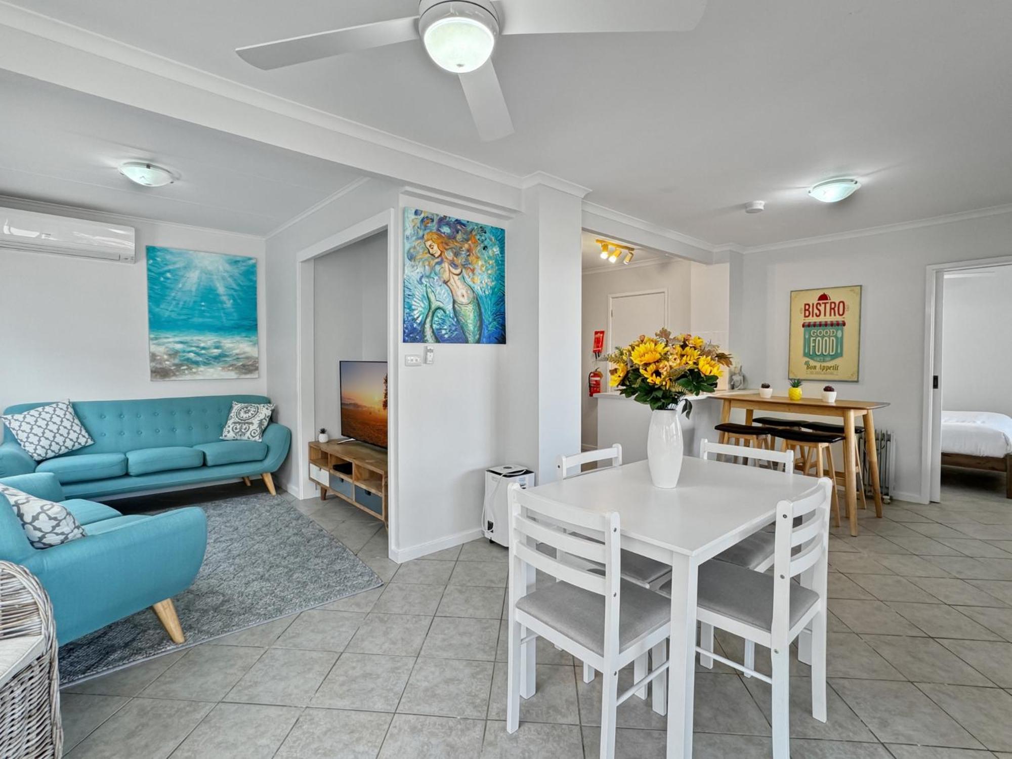 Oceanfront 4-Bed Haven with BBQ & Alfresco Dining