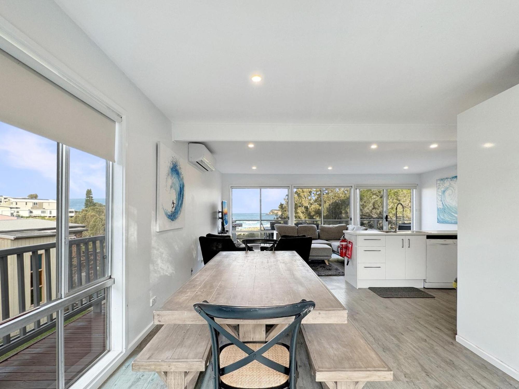 Oceanfront 4-Bed Haven with BBQ & Alfresco Dining