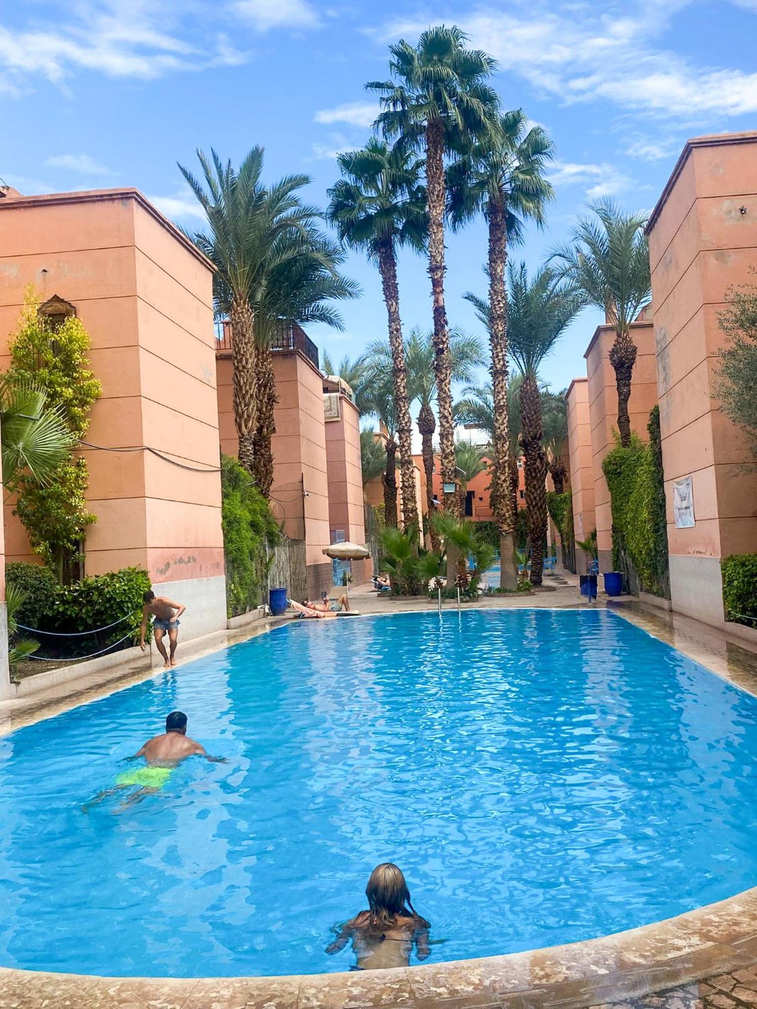 Riad zineb au cœur de Marrakech &3 Piscines &Jacuzzi & Petit-Déjeuner& parking gratuit