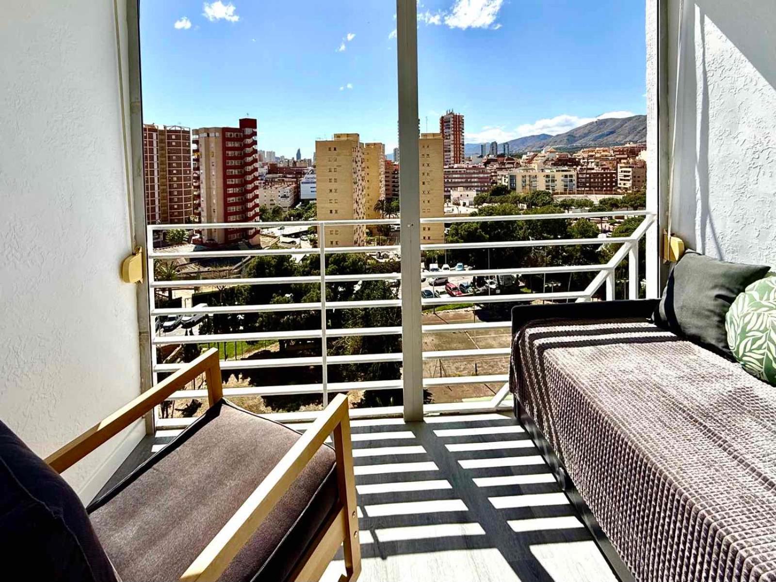 Cozy Apartment with Sea and Mountain Views in Benidorm