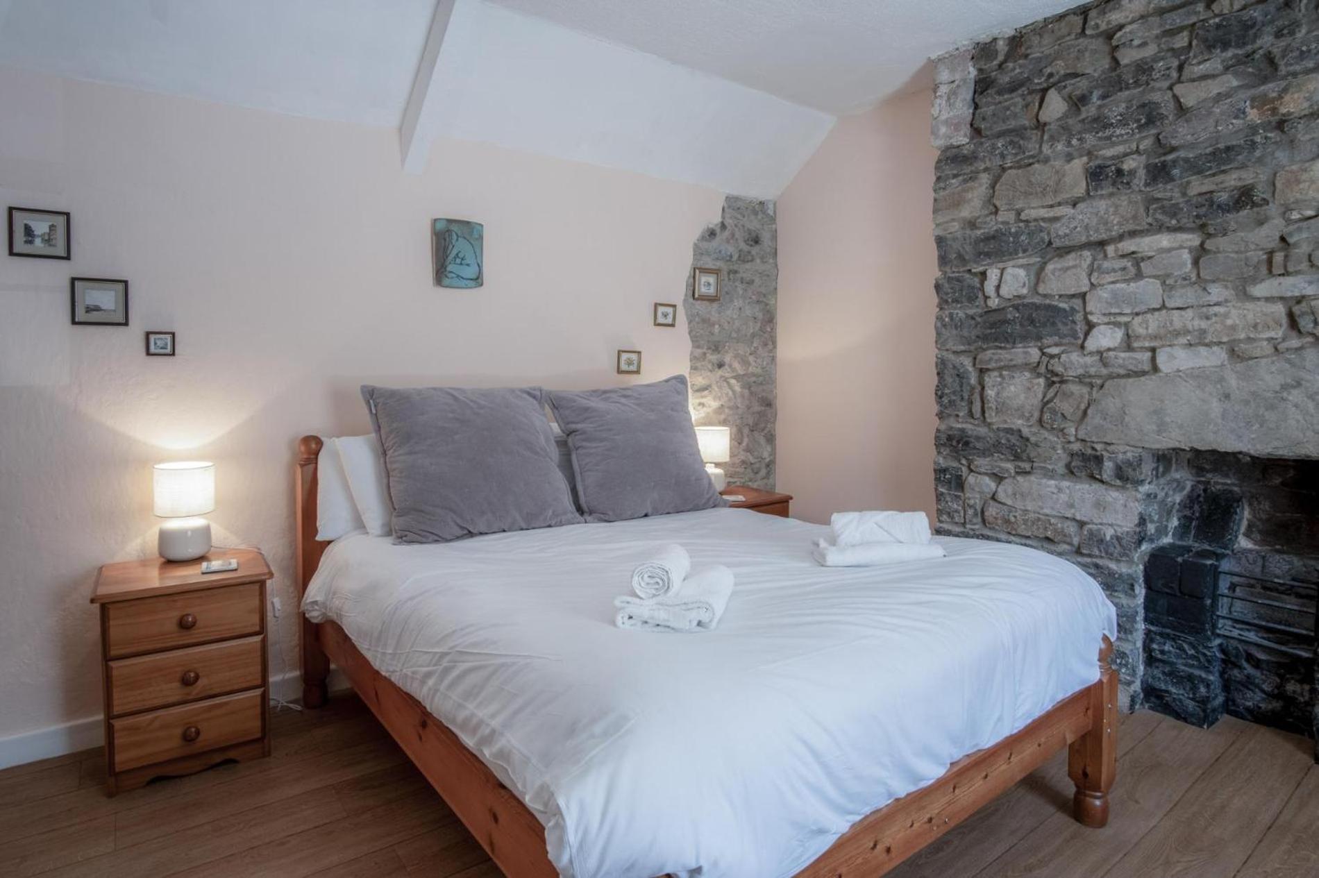 Rose Cottage - 3 Bedroom Cottage - Parkmill