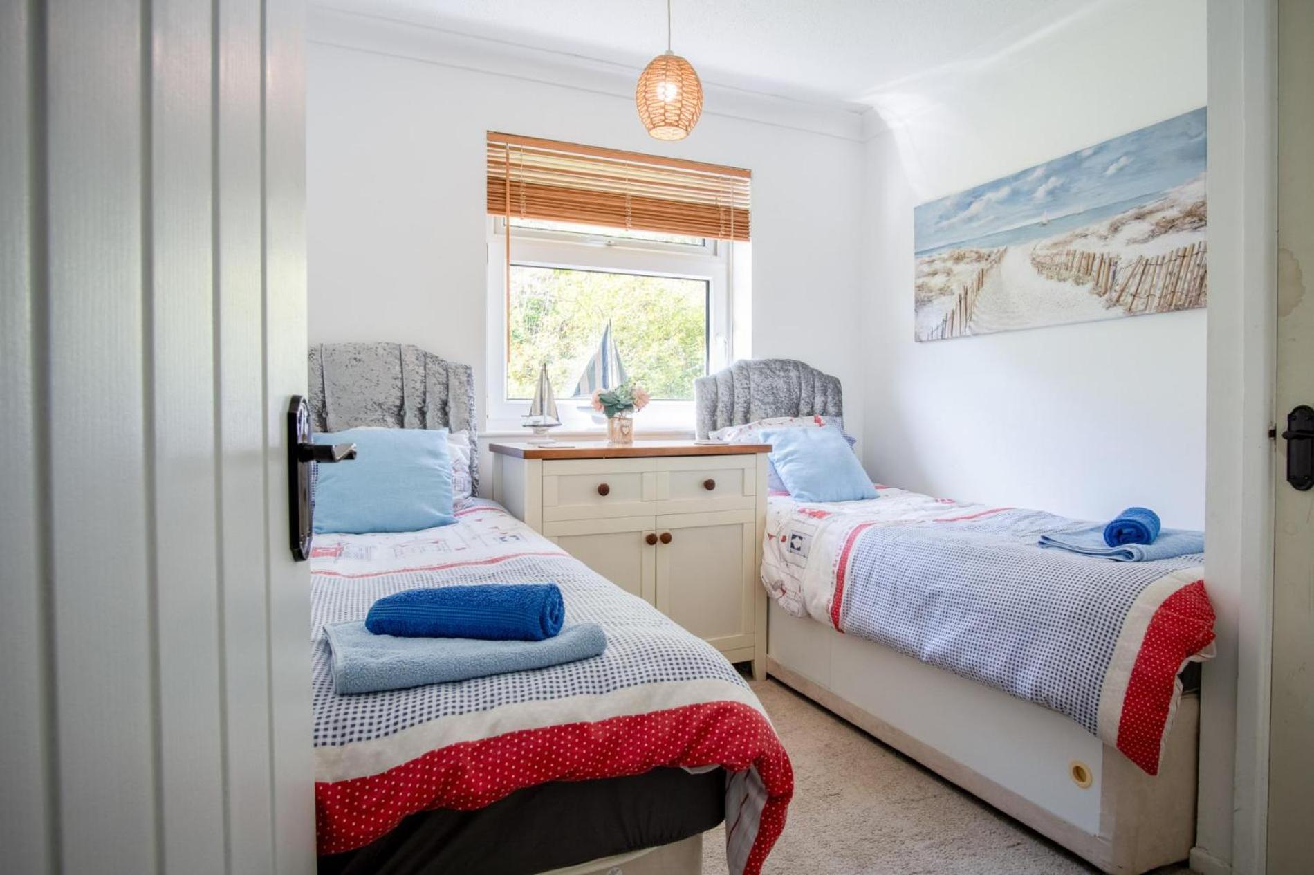 Bayview 32 - 2 Bedroom Chalet - Bayview Oxwich