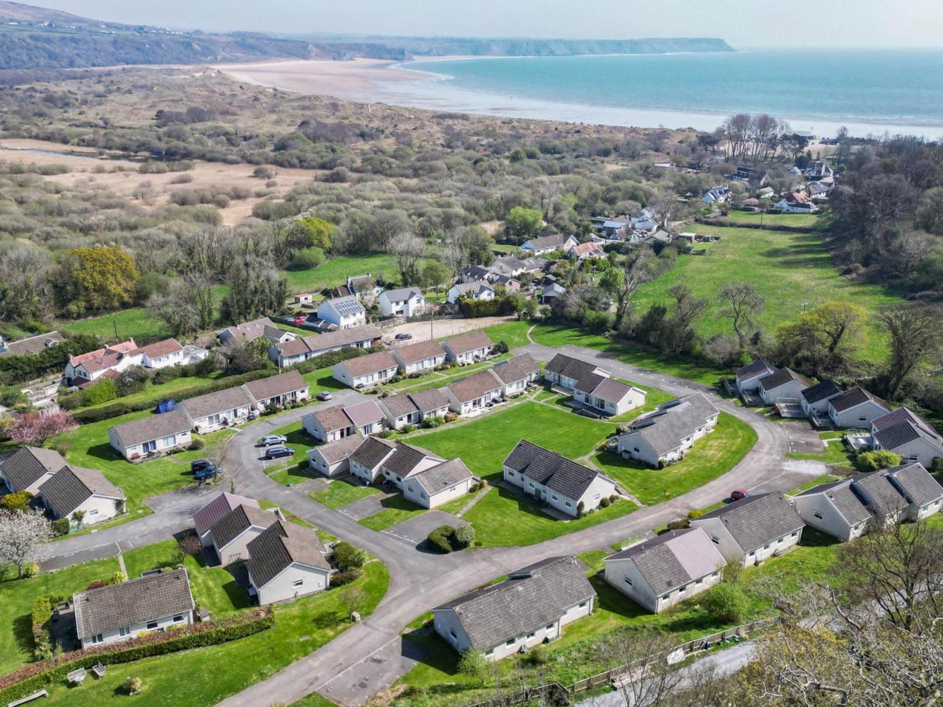 Bayview 32 - 2 Bedroom Chalet - Bayview Oxwich