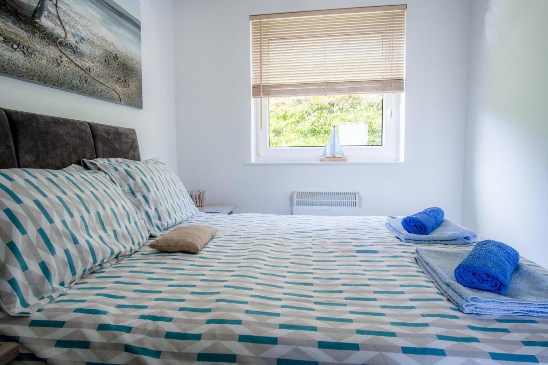 Bayview 32 - 2 Bedroom Chalet - Bayview Oxwich