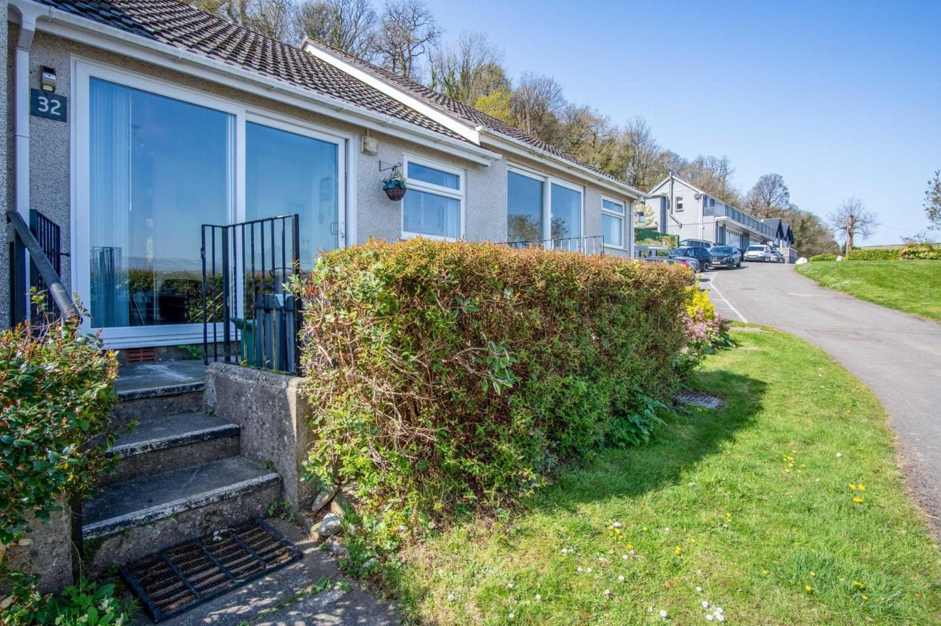 Bayview 32 - 2 Bedroom Chalet - Bayview Oxwich