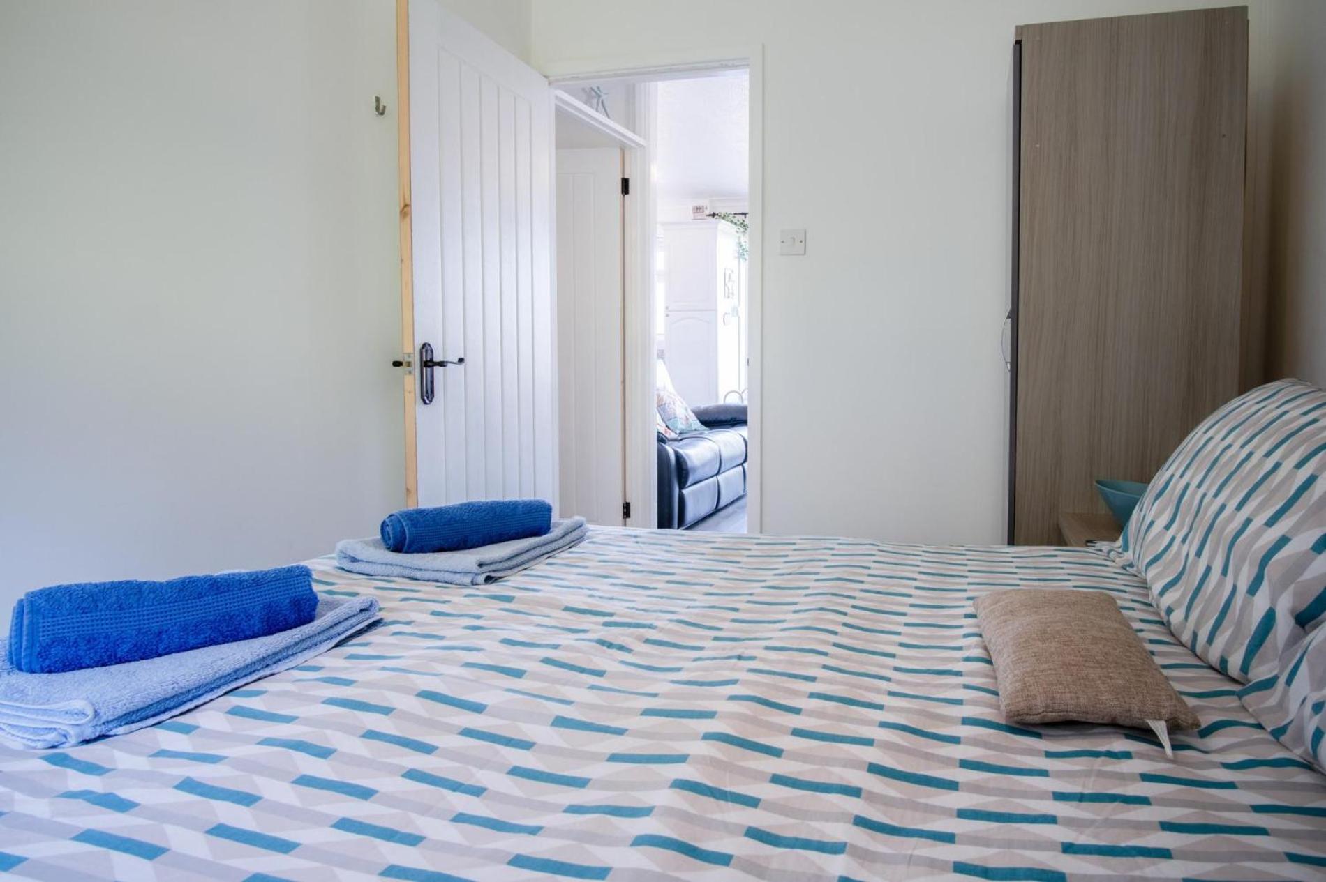 Bayview 32 - 2 Bedroom Chalet - Bayview Oxwich