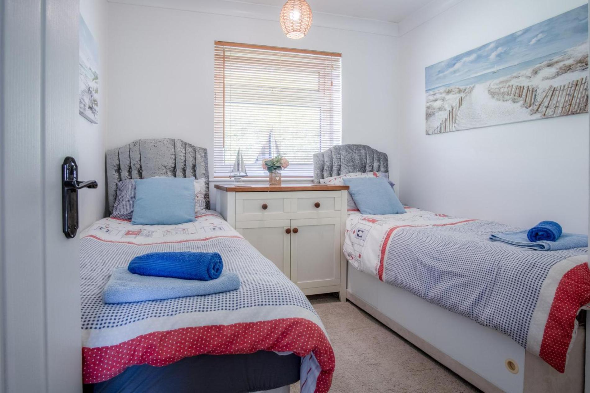Bayview 32 - 2 Bedroom Chalet - Bayview Oxwich