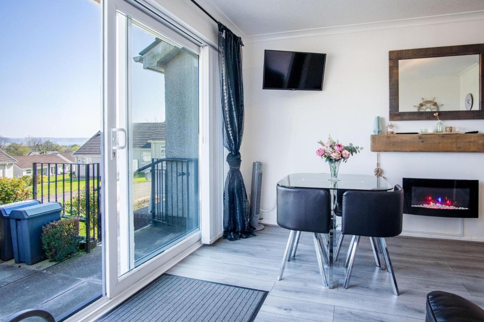 Bayview 32 - 2 Bedroom Chalet - Bayview Oxwich