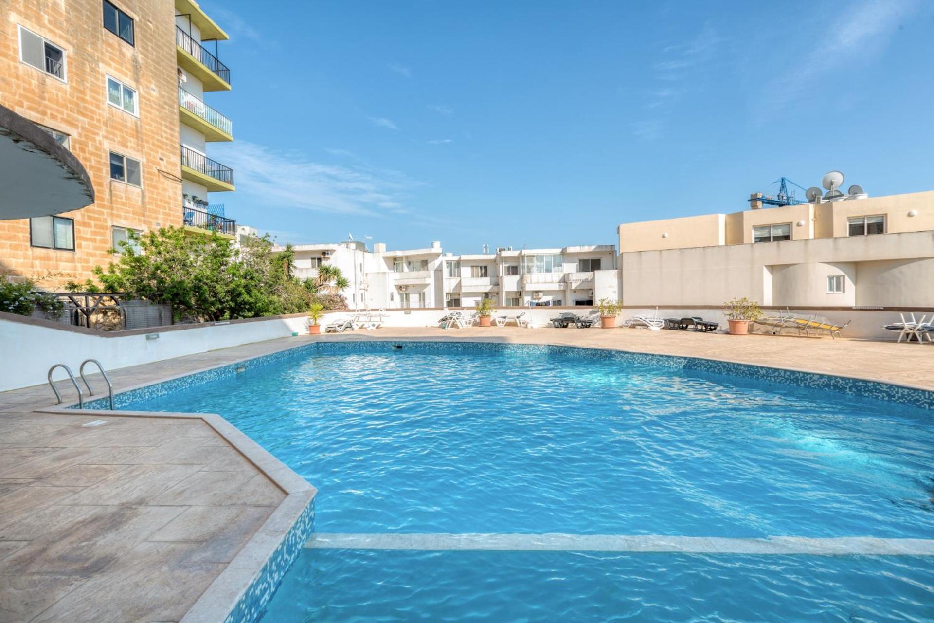 Amazing apartment with pool in Malta