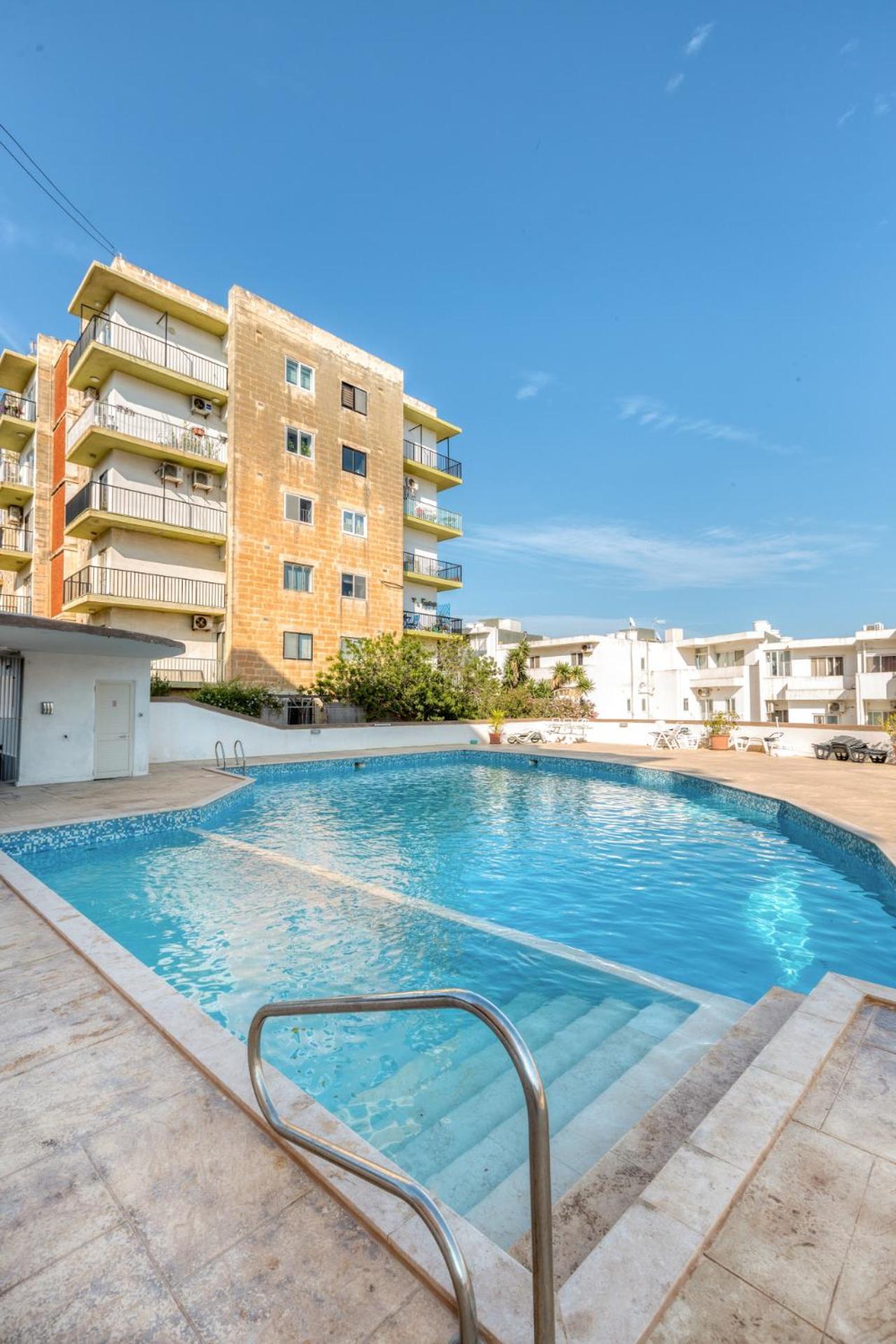 Amazing apartment with pool in Malta