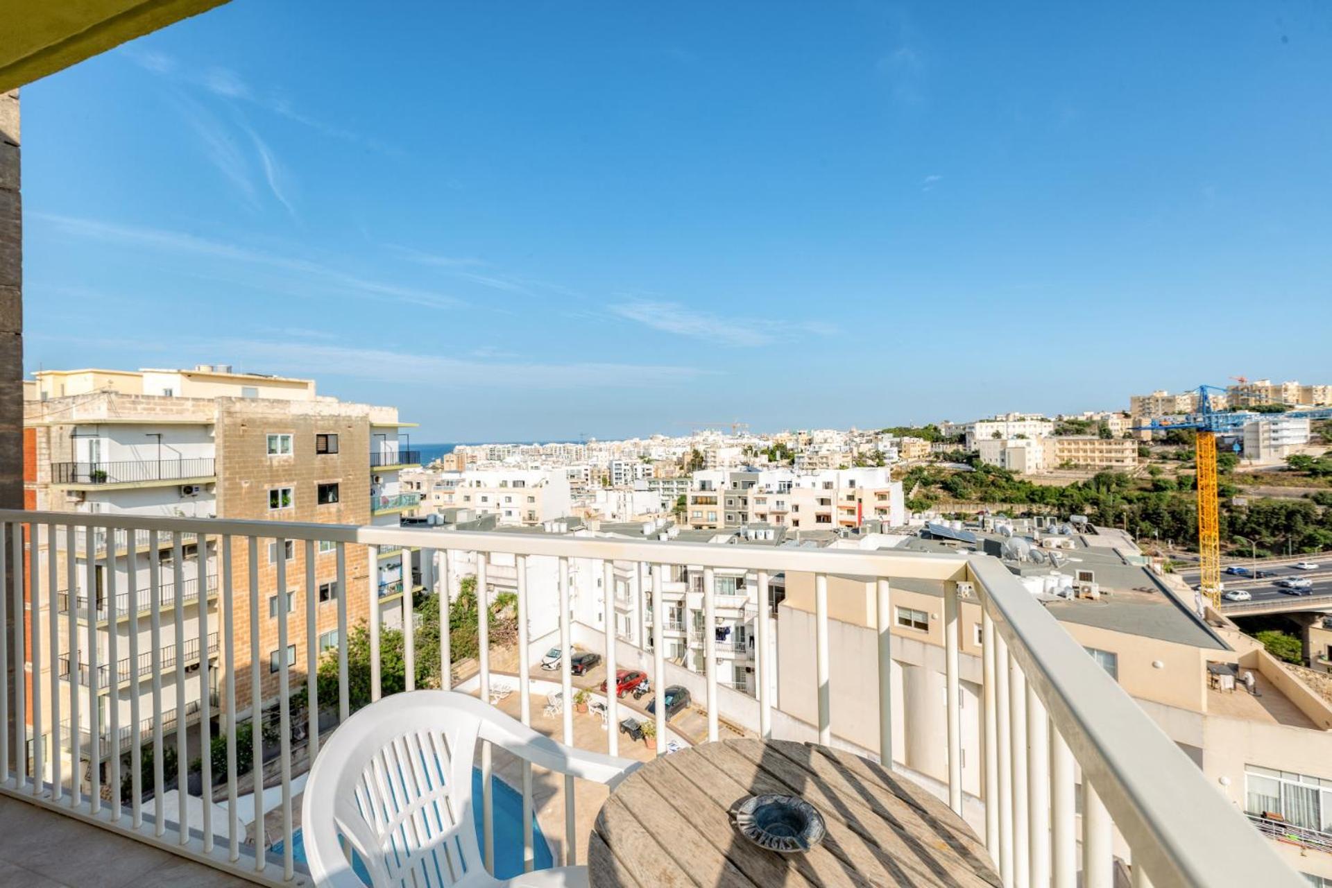 Amazing apartment with pool in Malta