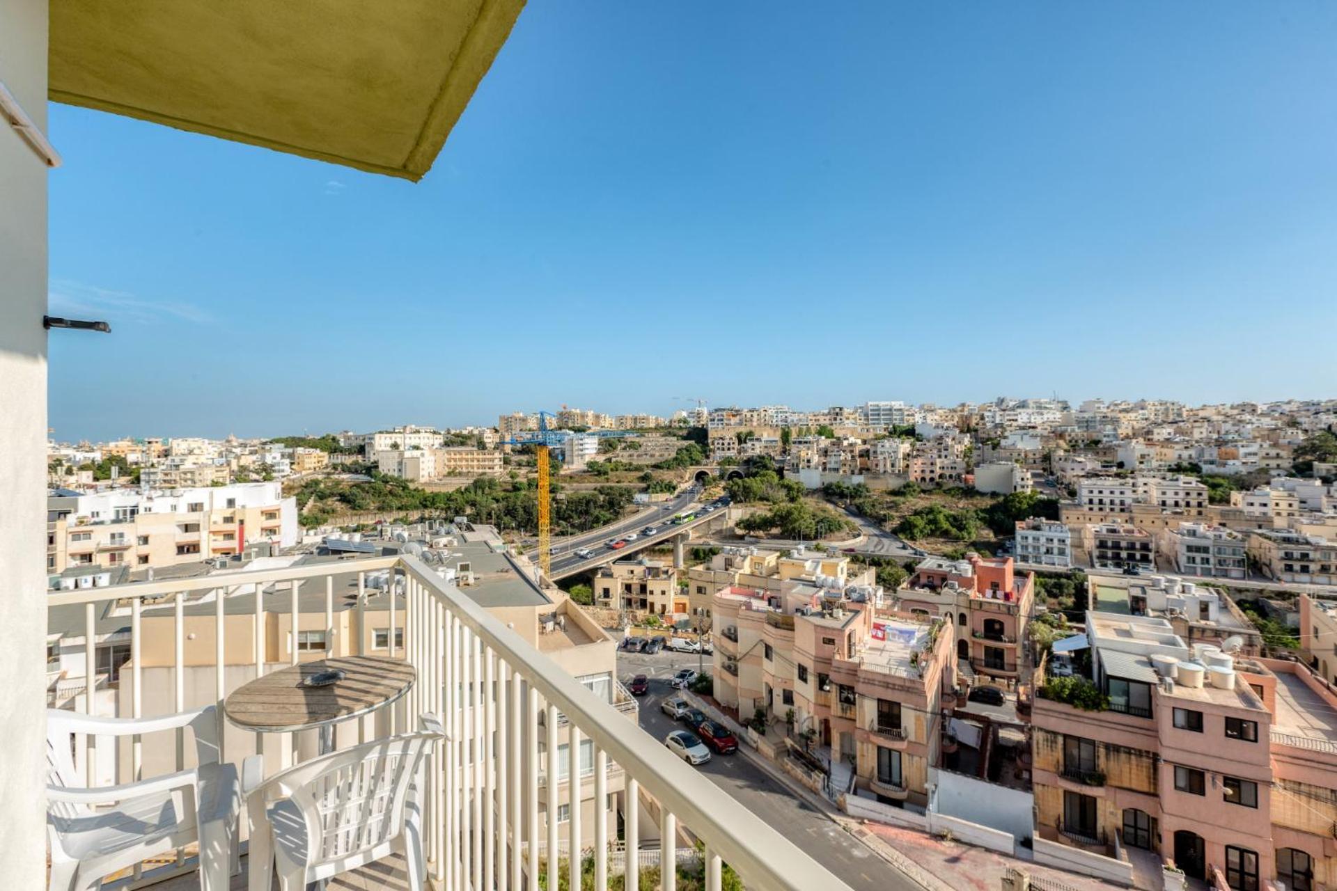 Amazing apartment with pool in Malta