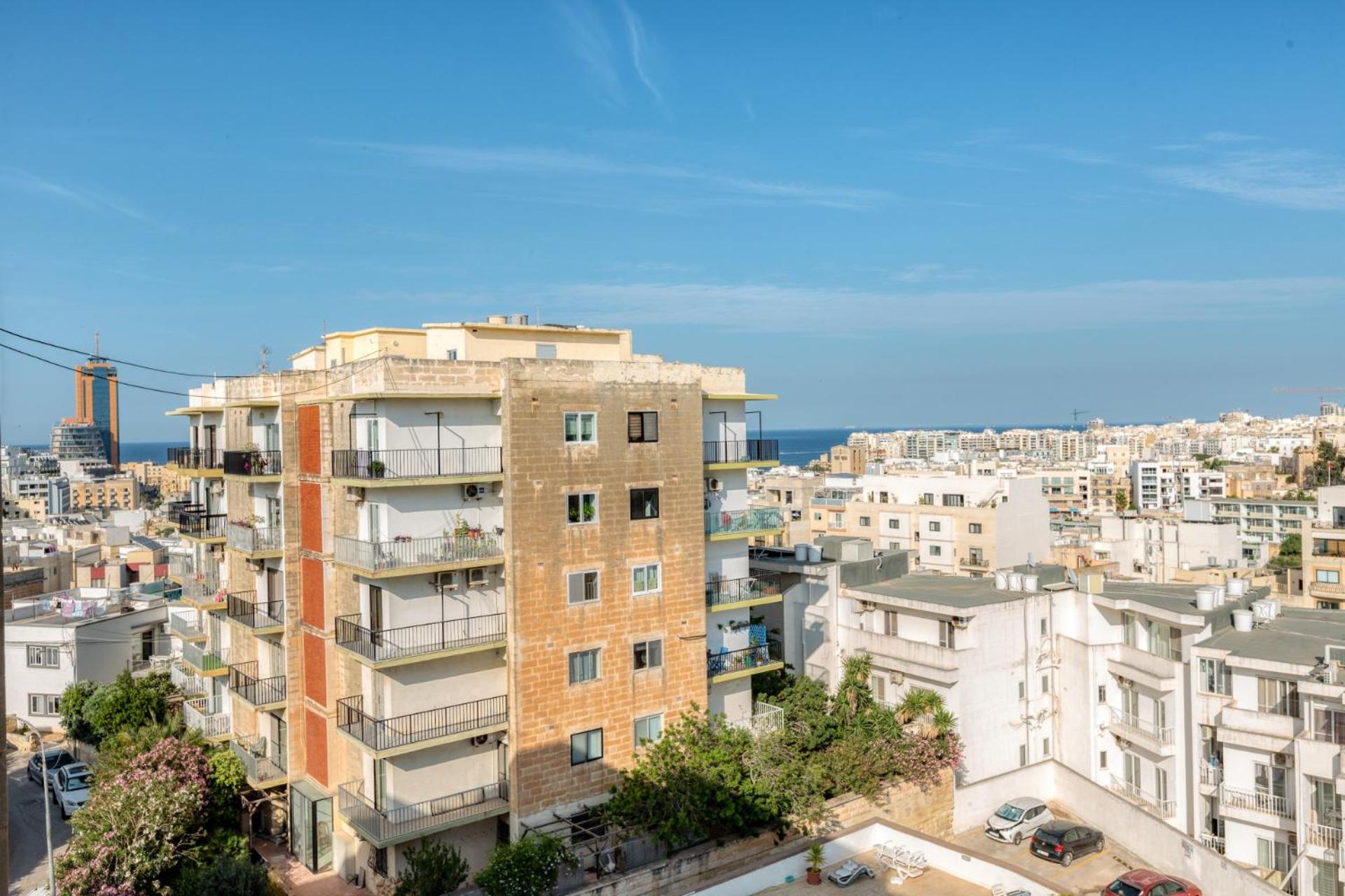 Amazing apartment with pool in Malta