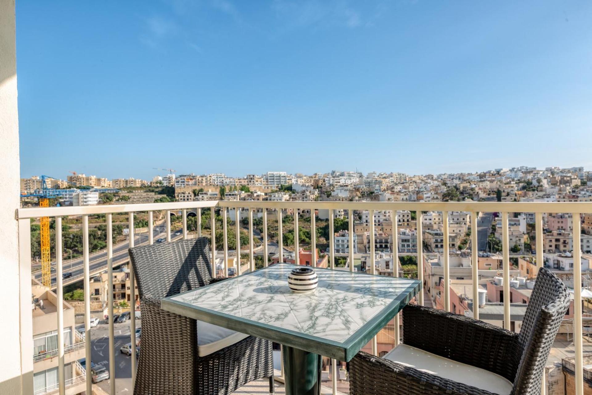 Amazing apartment with pool in Malta