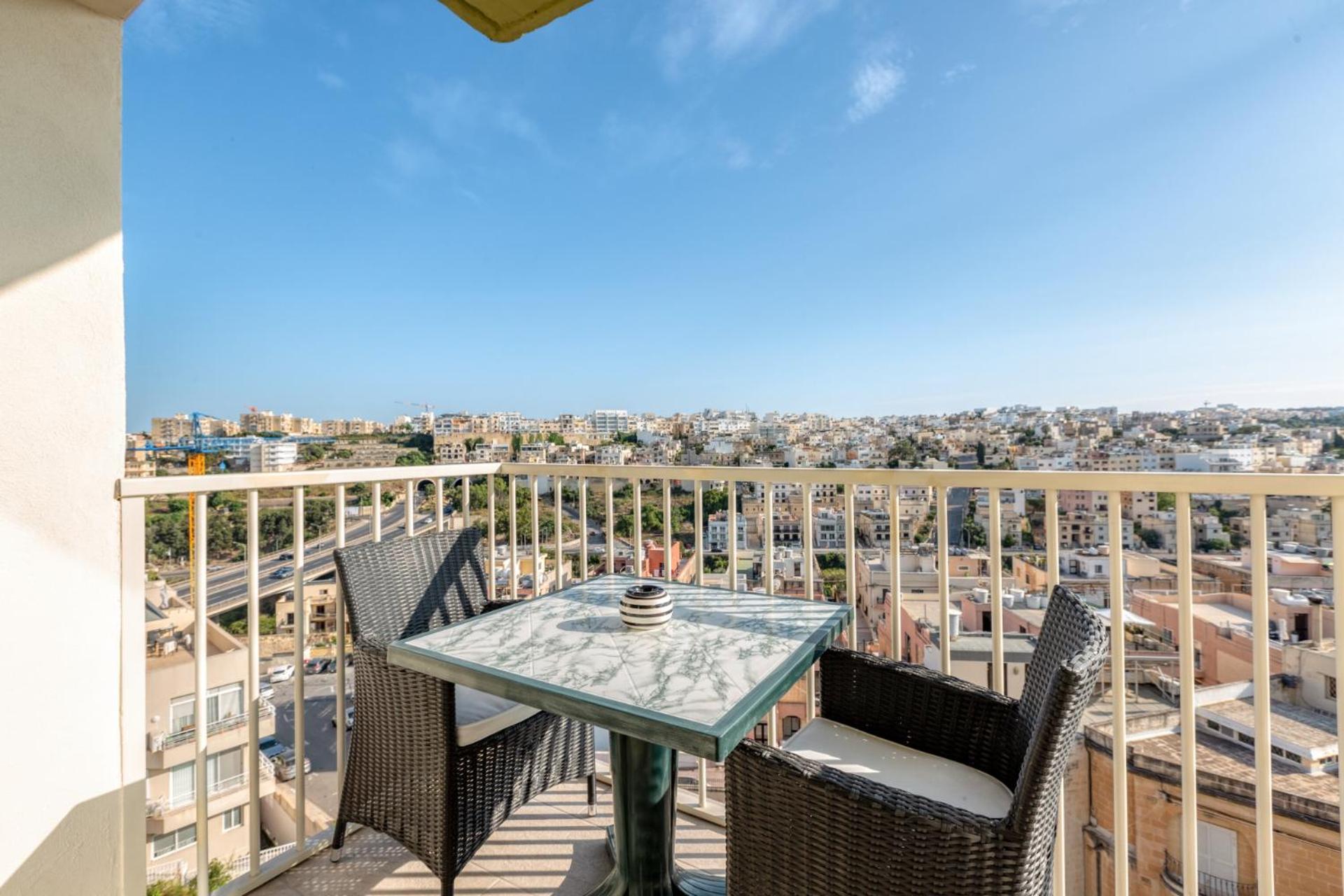 Amazing apartment with pool in Malta