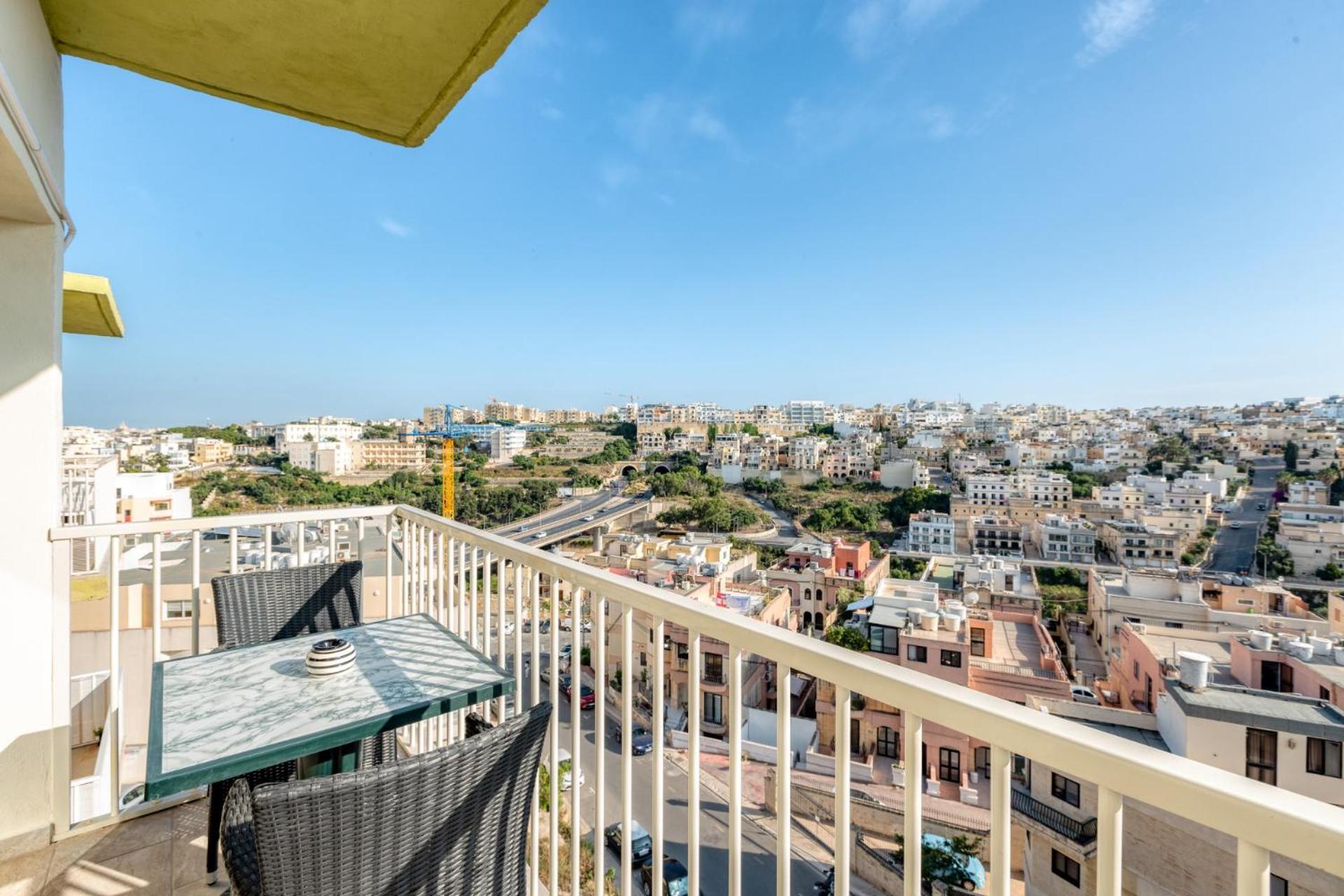 Amazing apartment with pool in Malta
