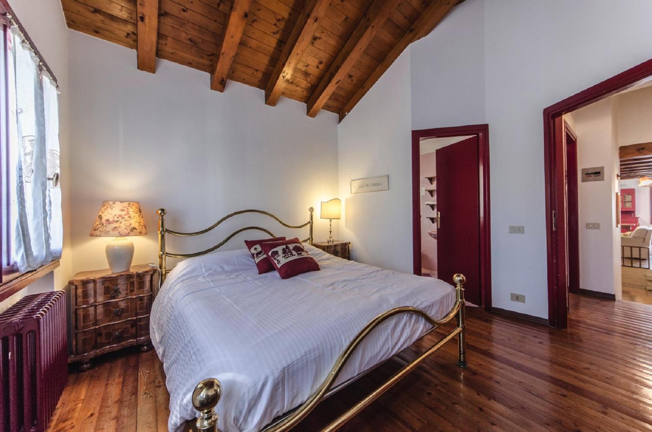 Novalesi Red House, photo 28