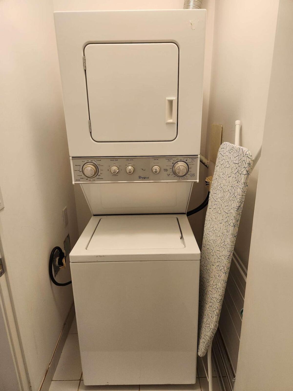 Queen St West Haven - Modern Loft, Downtown Toronto, Free Parking