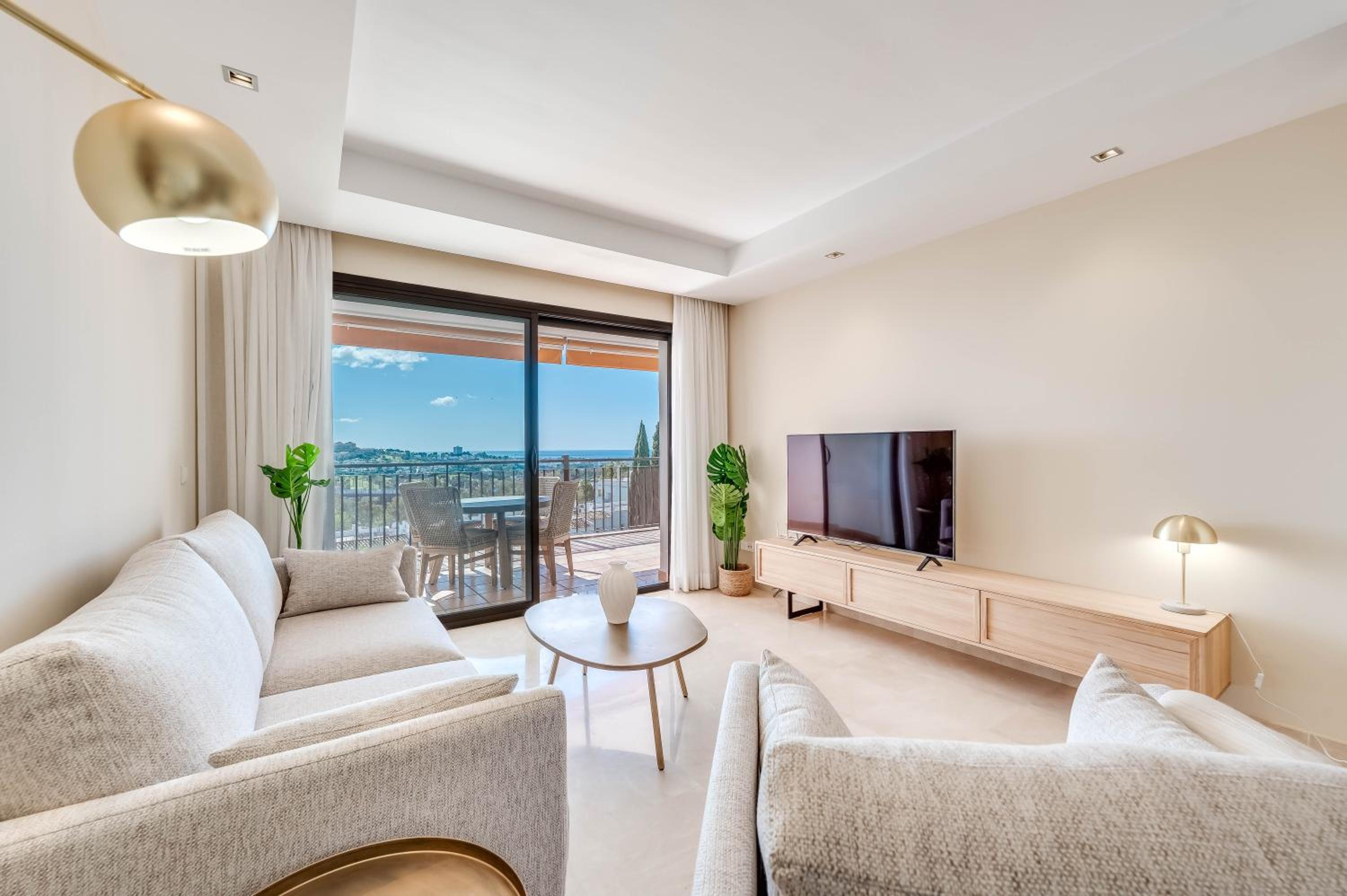 Vistas espectaculares en La Quinta Suites cerca de Puerto Banús