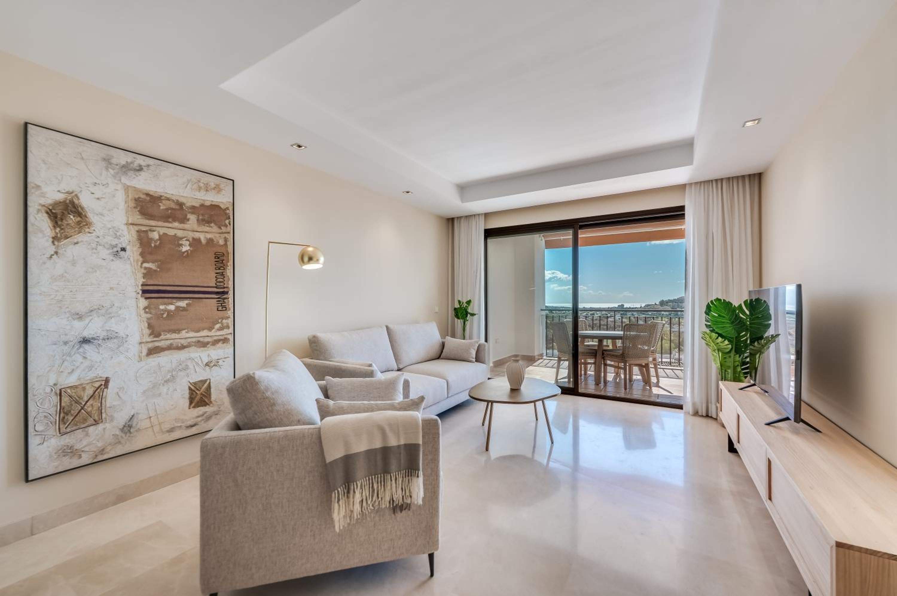 Vistas espectaculares en La Quinta Suites cerca de Puerto Banús