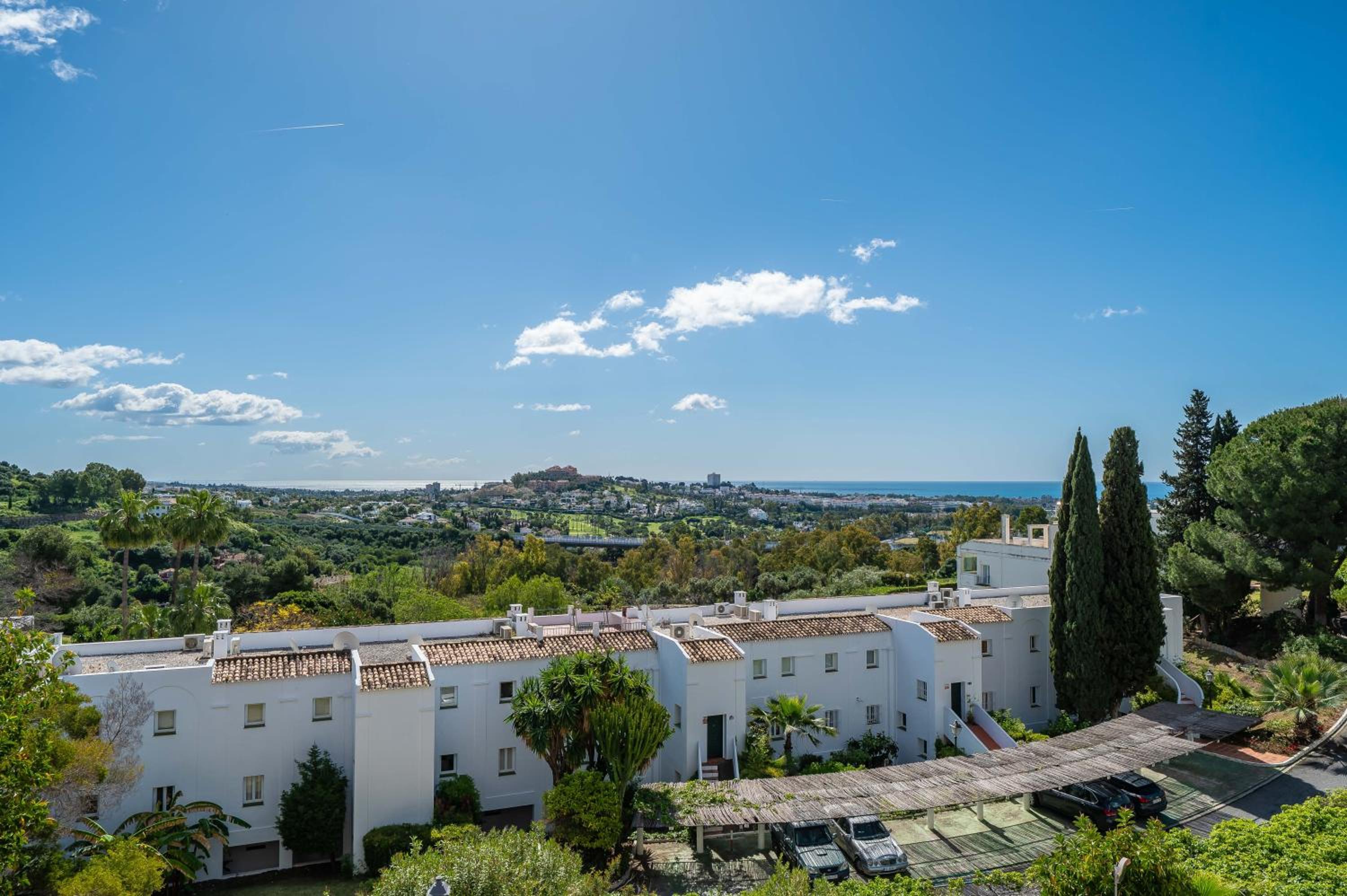 Vistas espectaculares en La Quinta Suites cerca de Puerto Banús
