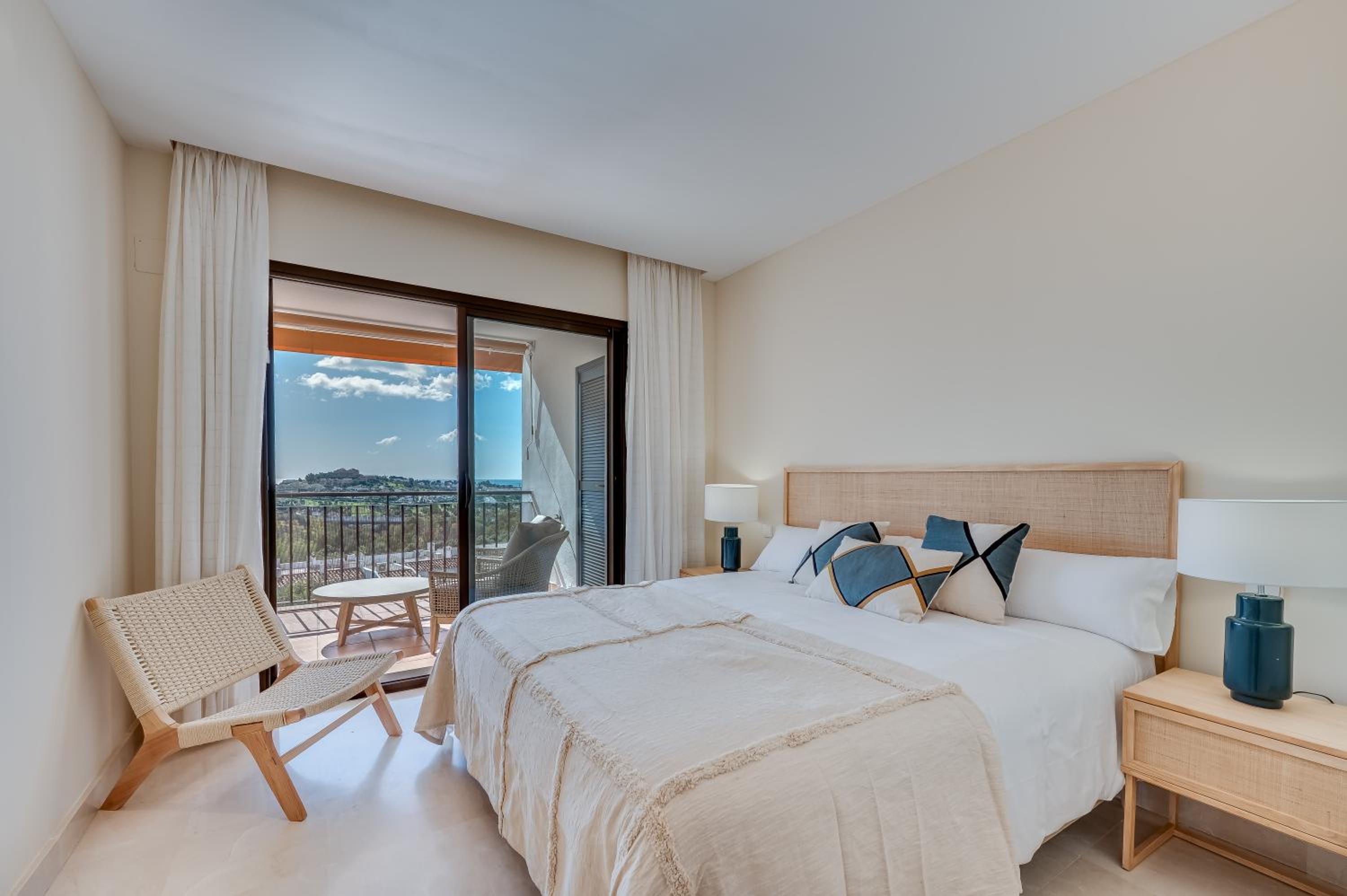 Vistas espectaculares en La Quinta Suites cerca de Puerto Banús