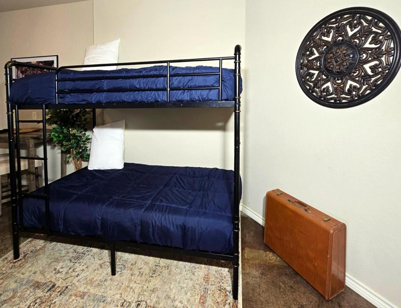 Wine Country Stay with Hot Tub, BBQ, Yard & Pool