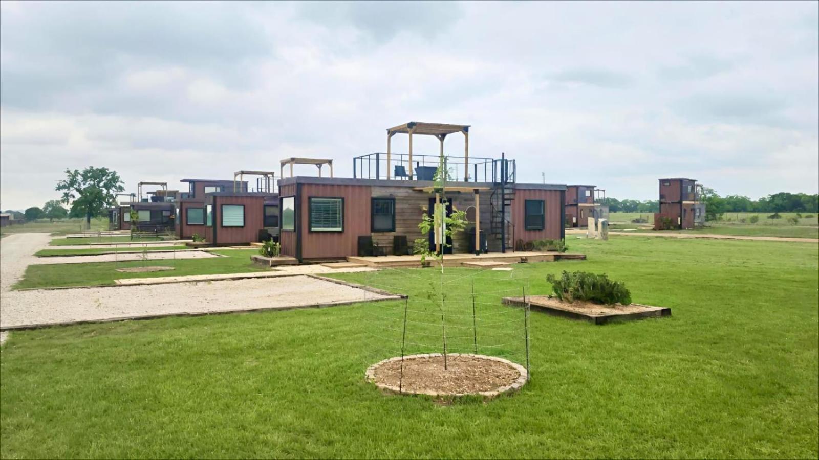 NEW Patio, Pool, Pickleball & Cornhole