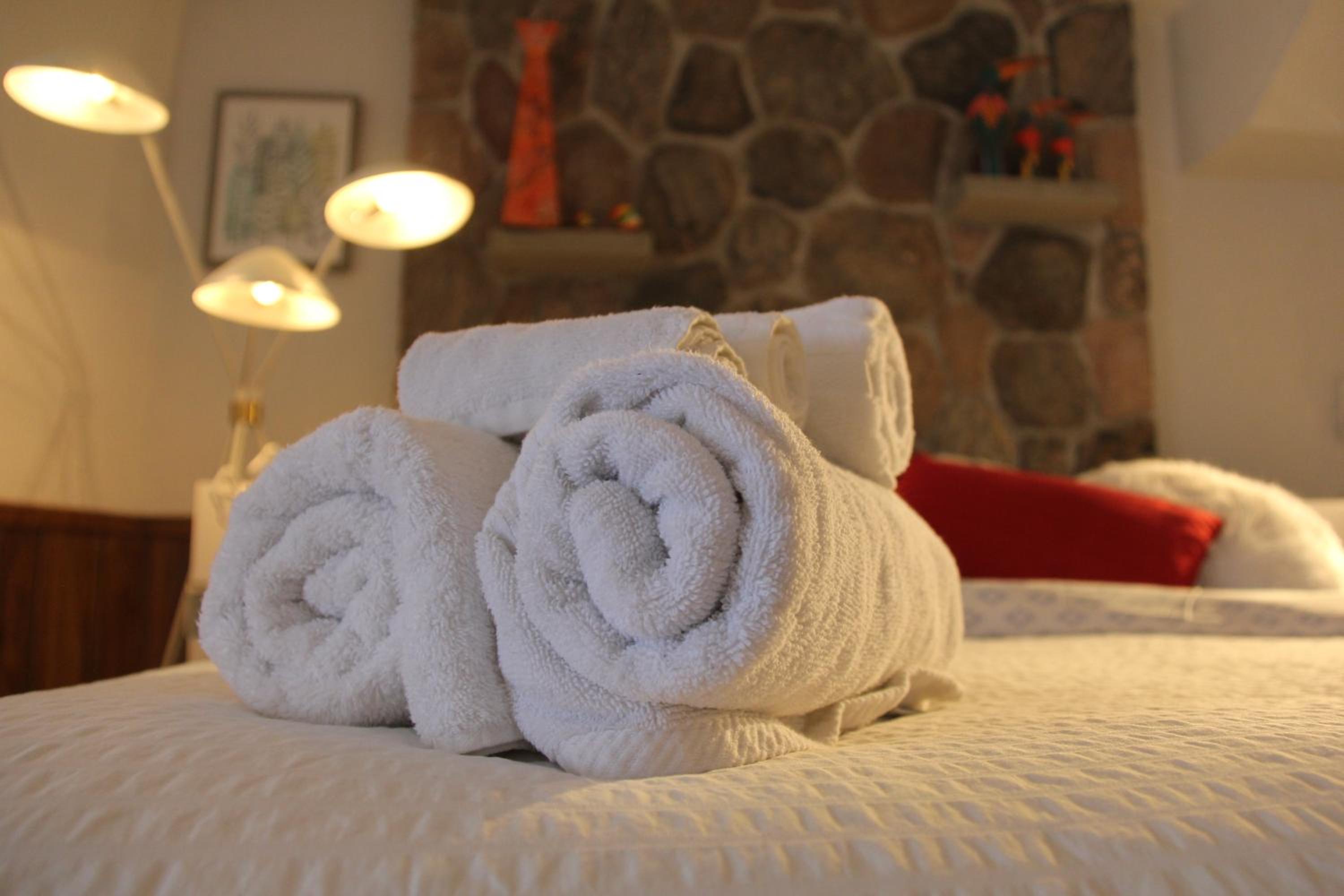 Serene Don River Nature gateway- 2BR suite, Private Patio, Free Parking
