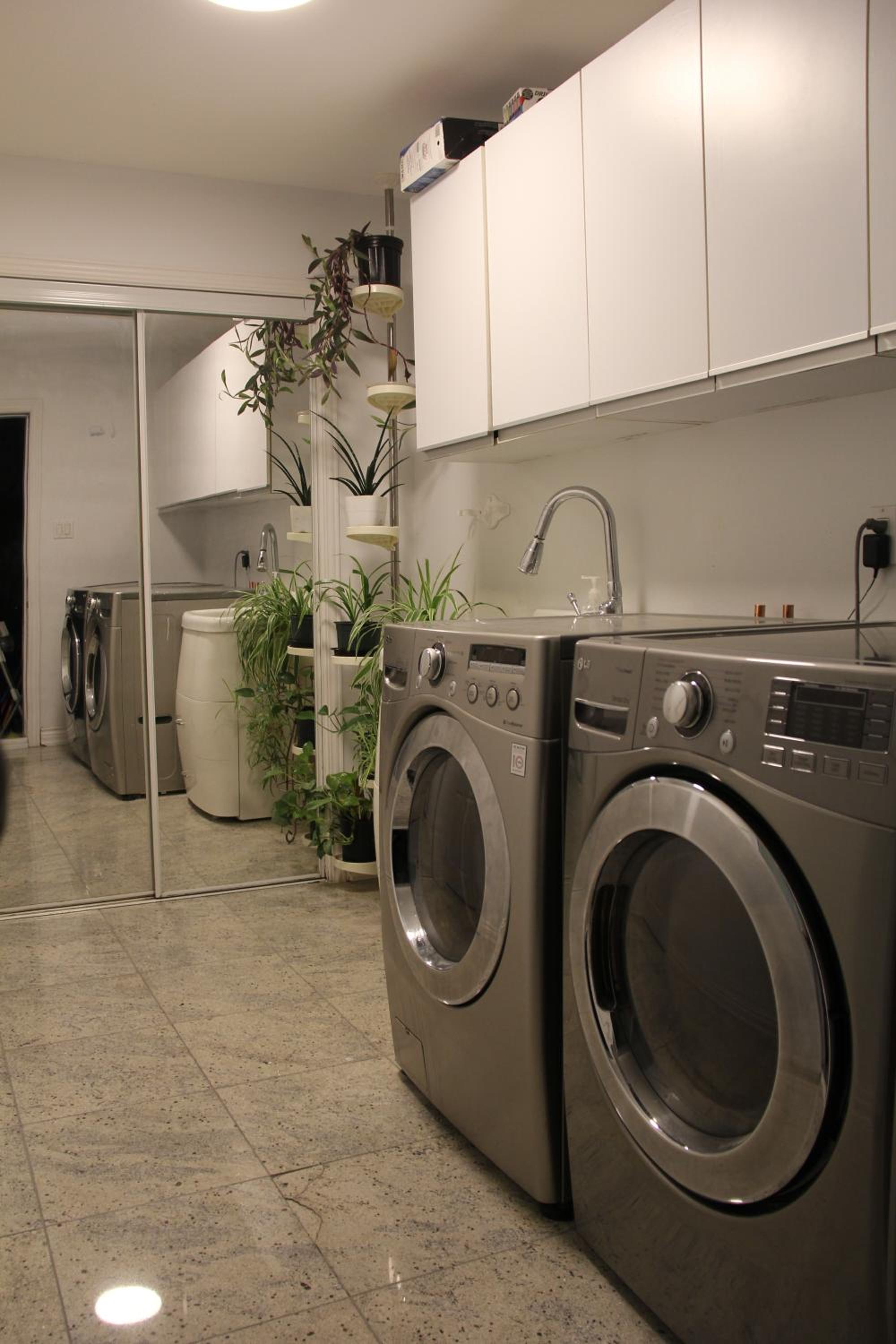 Serene Don River Nature gateway- 2BR suite, Private Patio, Free Parking