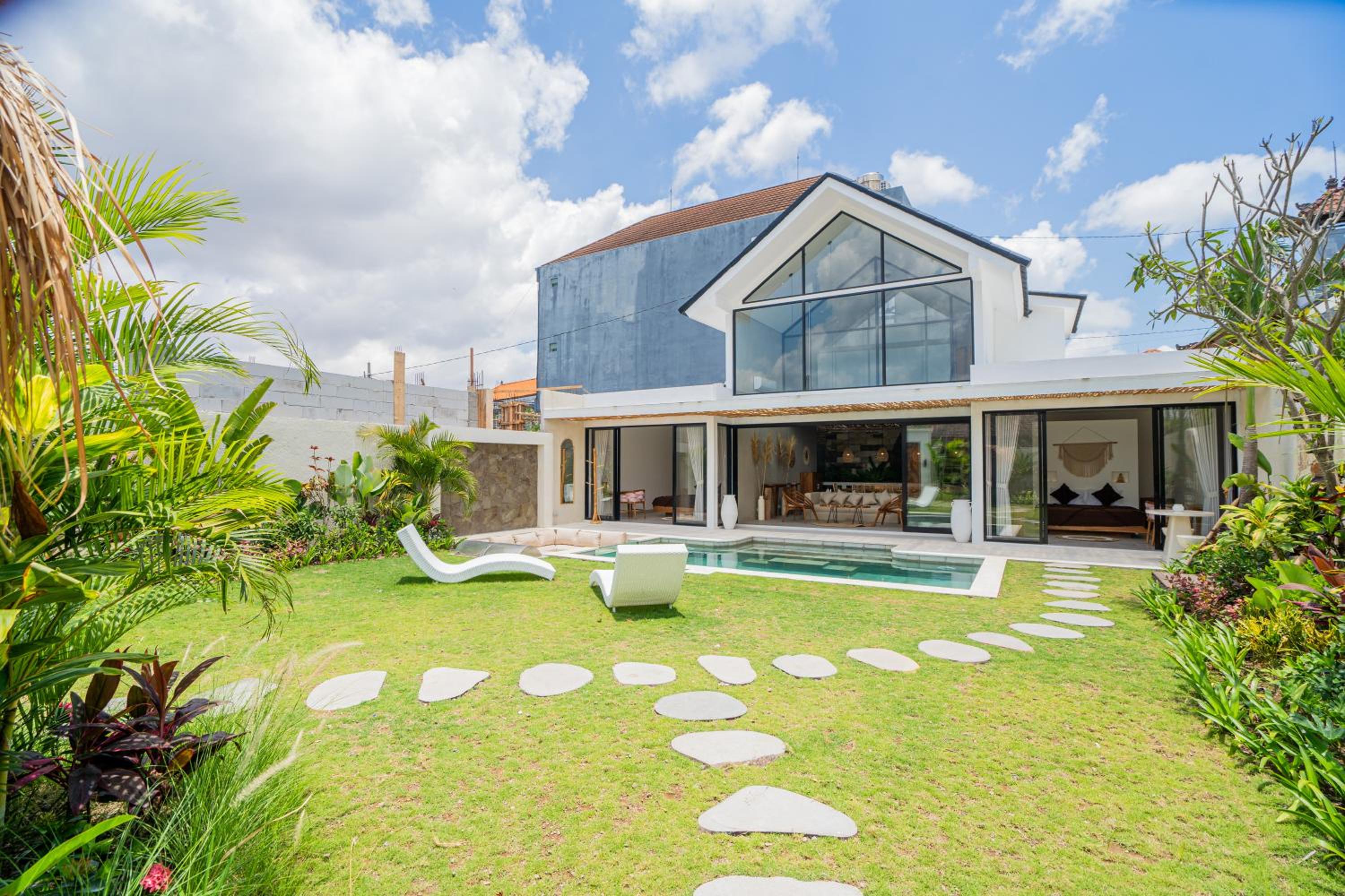 Villa Balindi - 3BR Villa in Berawa