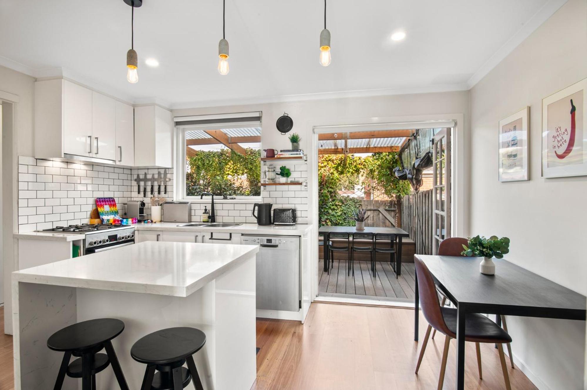 Family Friendly 3-Bed with Courtyard & Parking