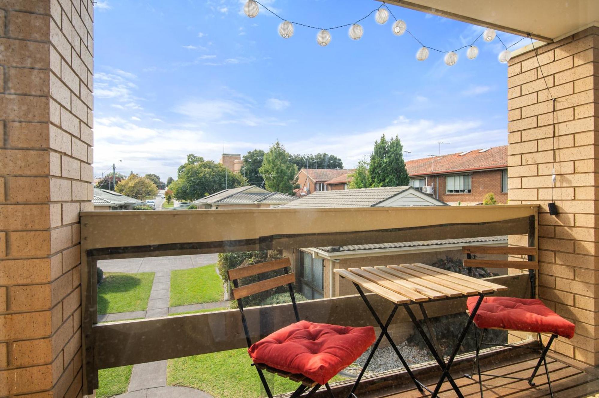 Family Friendly 3-Bed with Courtyard & Parking