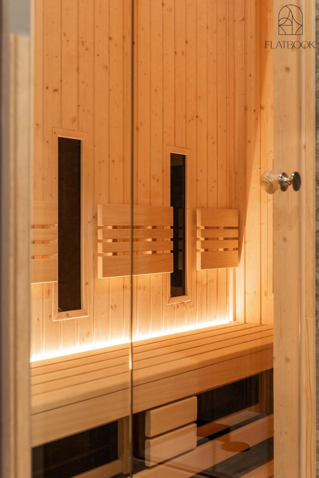 Flatbook-Granaria Premium Apartments with Sauna in the City Center
