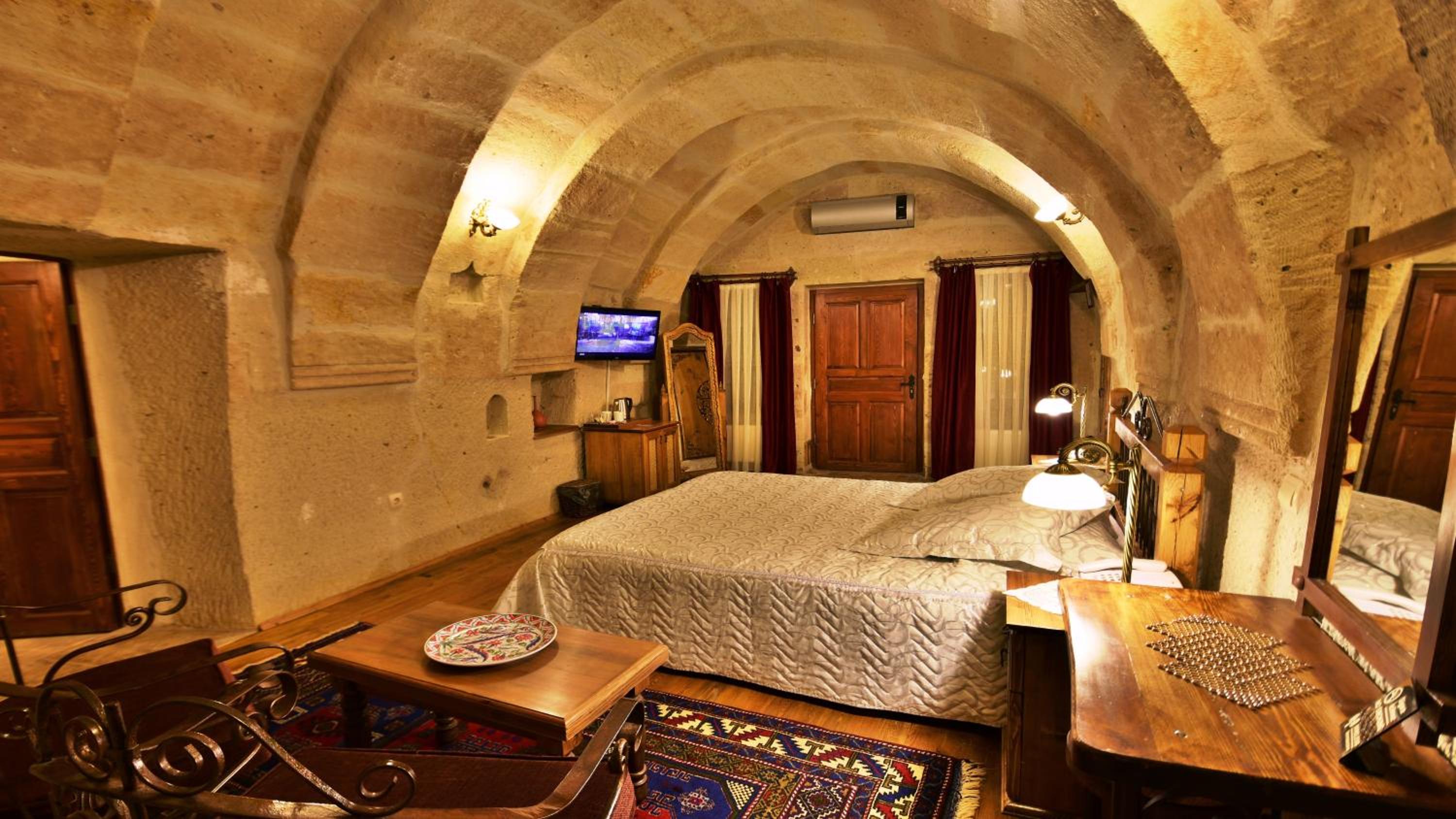 Harman Cave Hotel - Image 154