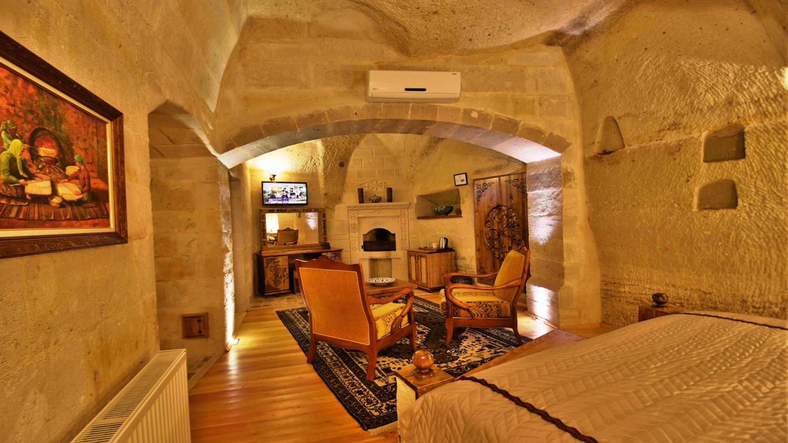 Harman Cave Hotel - Image 103