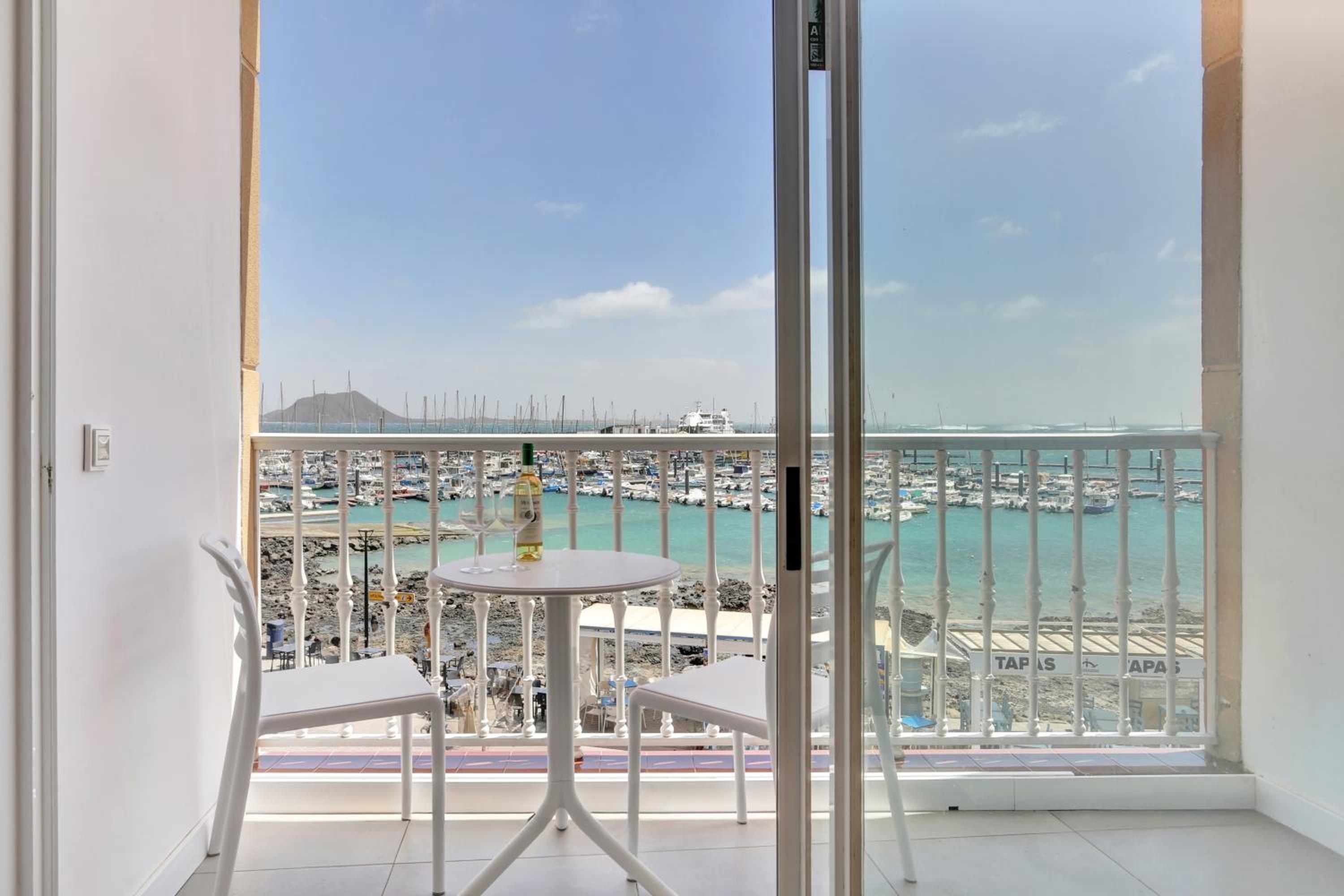 Alba & Daniel's Suite con Vista su Lobos, Corralejo