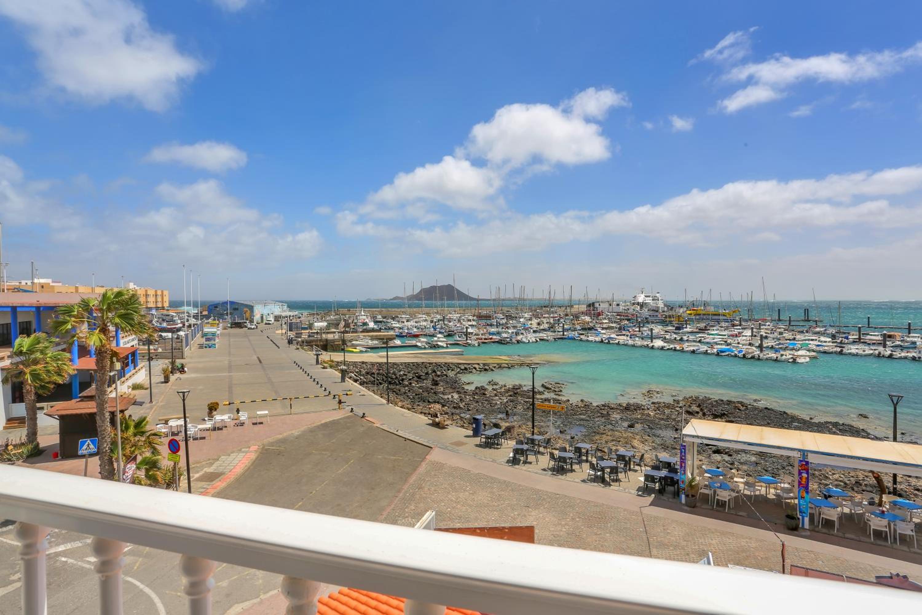 Alba & Daniel's Suite con Vista su Lobos, Corralejo