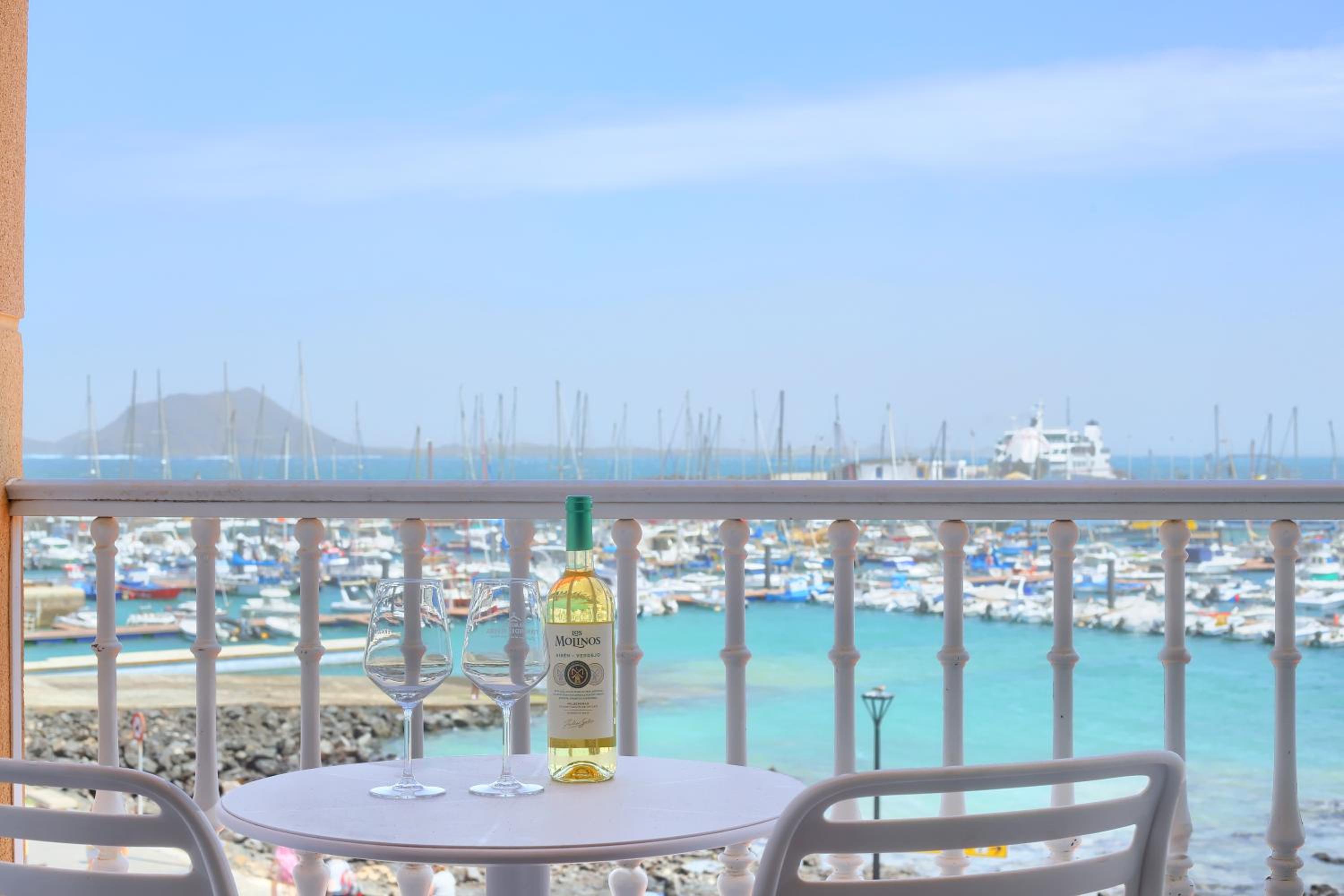 Alba & Daniel's Suite con Vista su Lobos, Corralejo