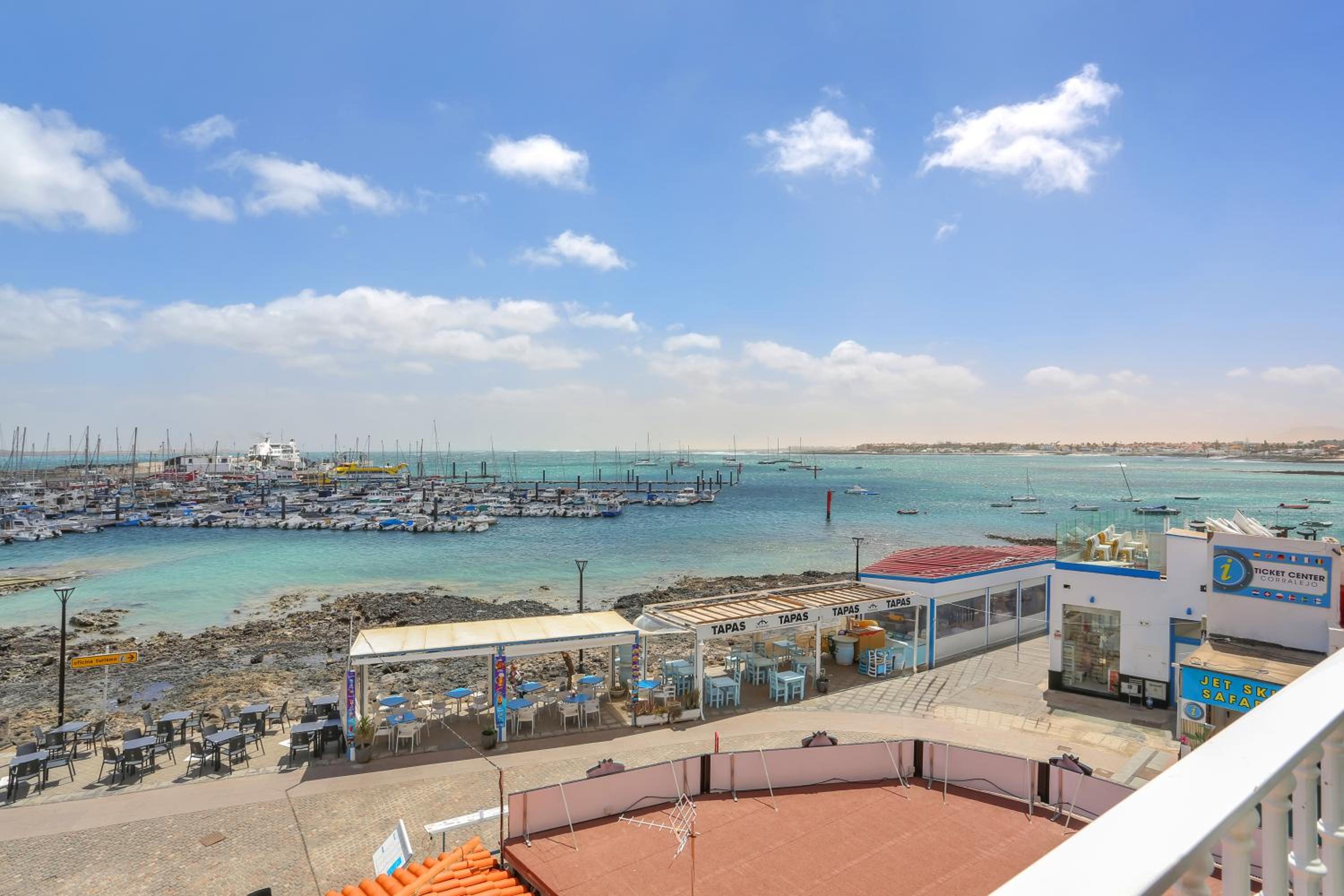 Alba & Daniel's Suite con Vista su Lobos, Corralejo