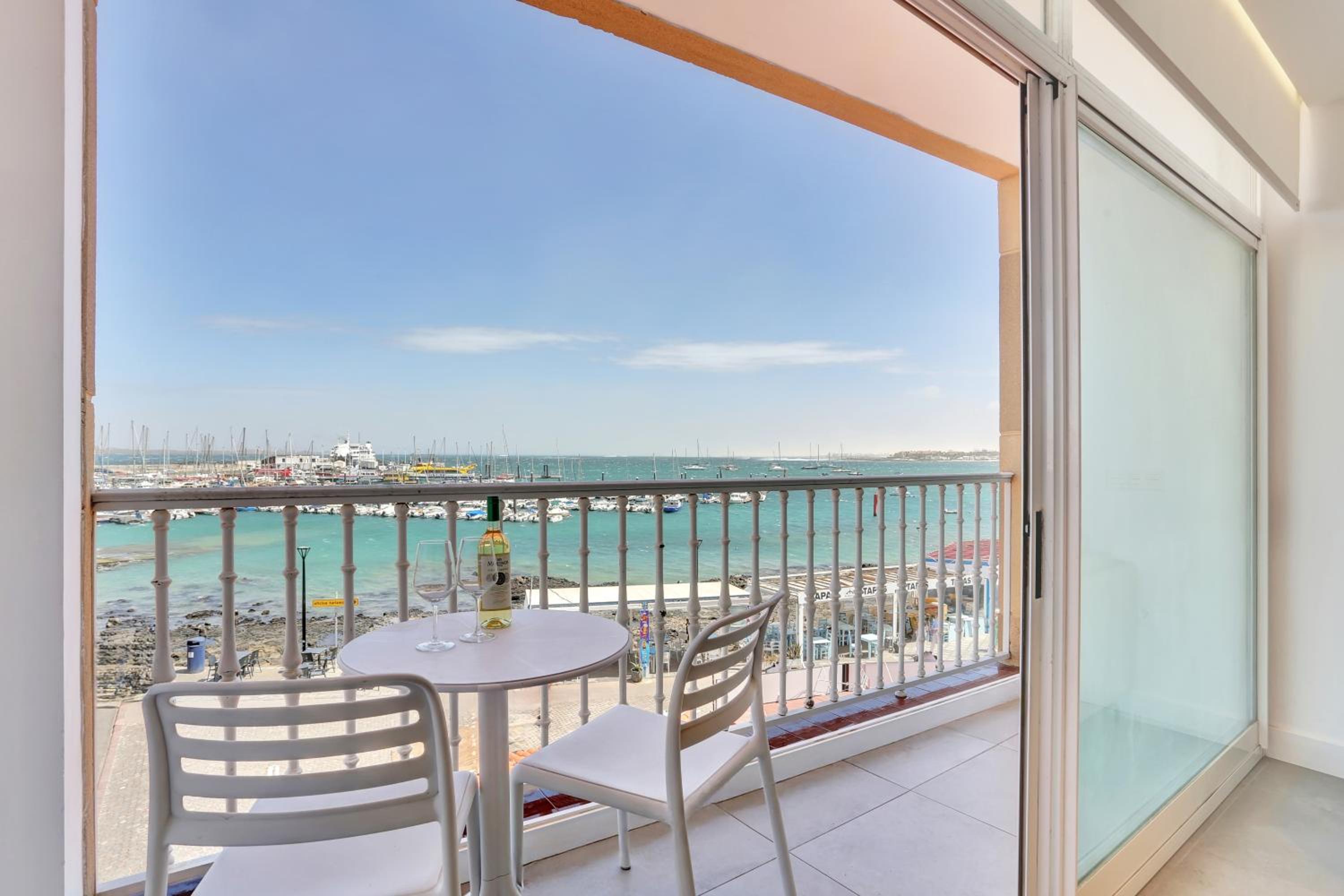 Alba & Daniel's Suite con Vista su Lobos, Corralejo