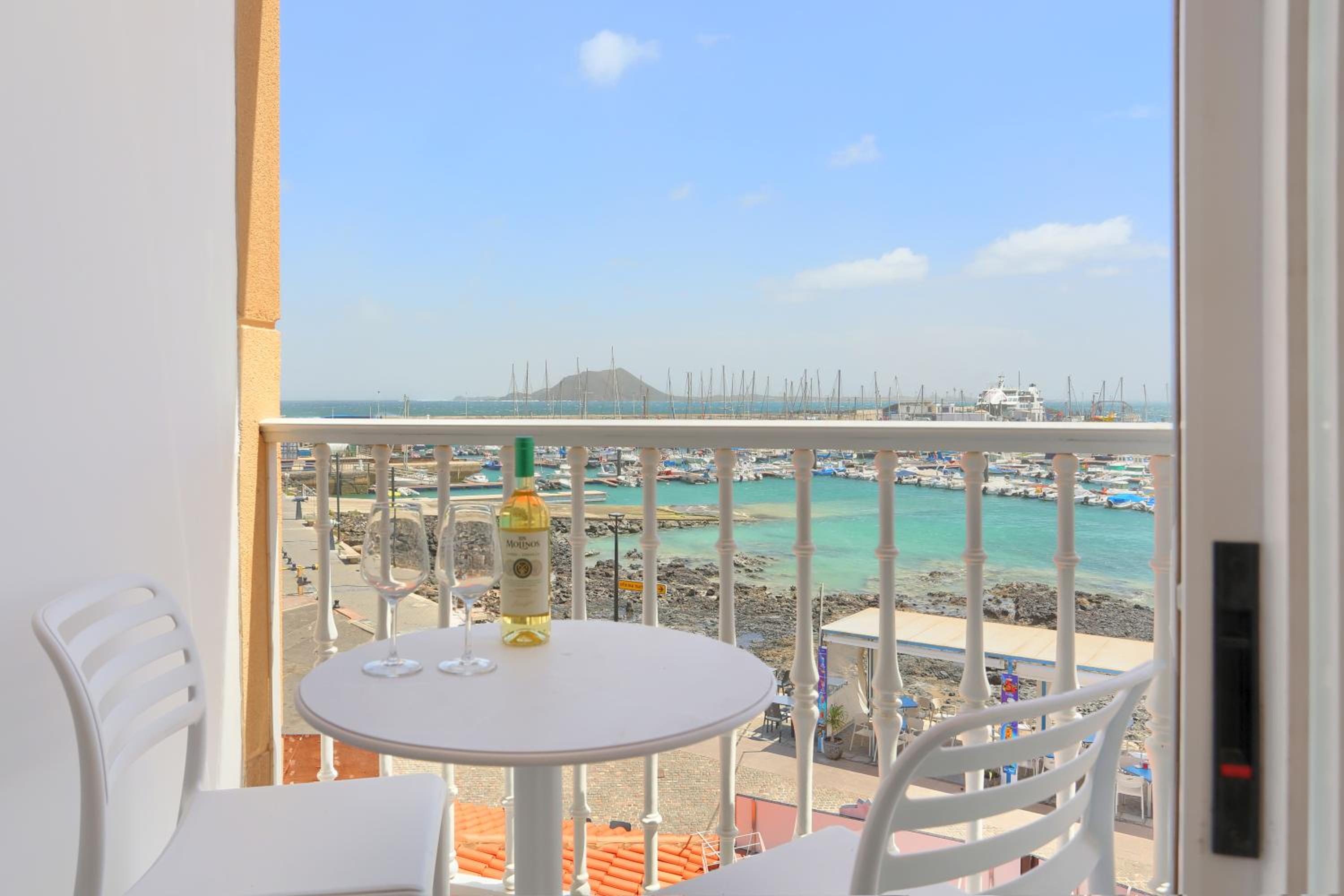 Alba & Daniel's Suite con Vista su Lobos, Corralejo