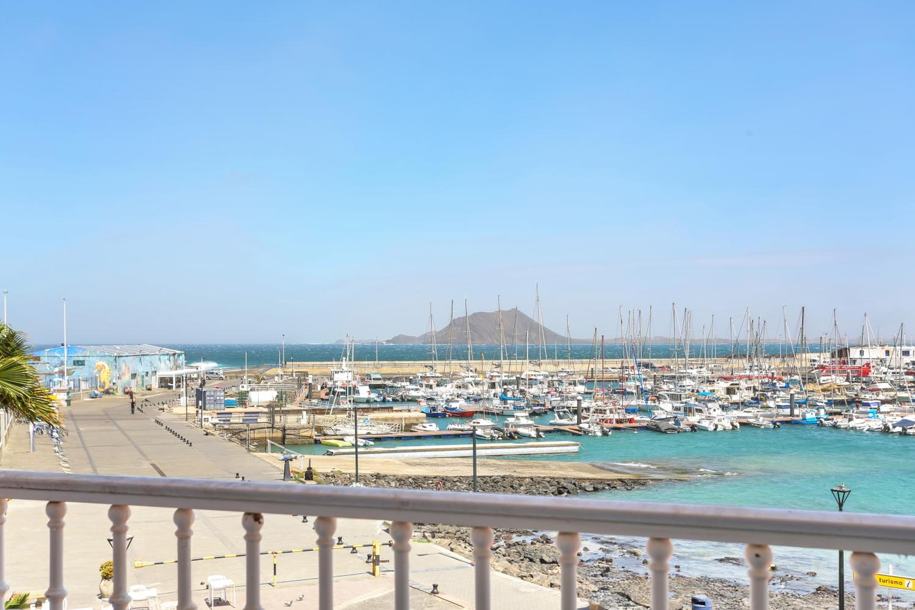 Alba & Daniel's Suite con Vista su Lobos, Corralejo