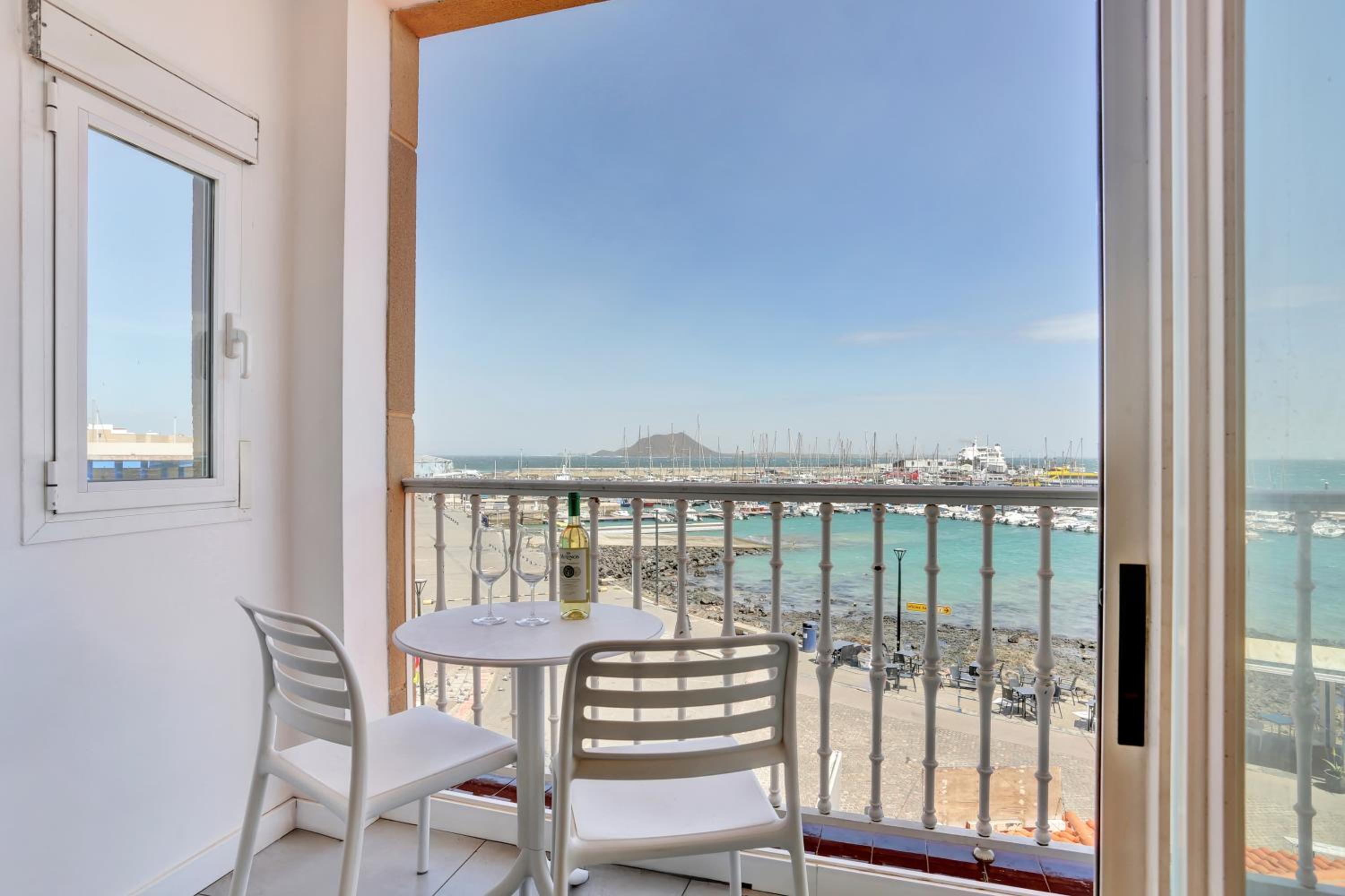 Alba & Daniel's Suite con Vista su Lobos, Corralejo