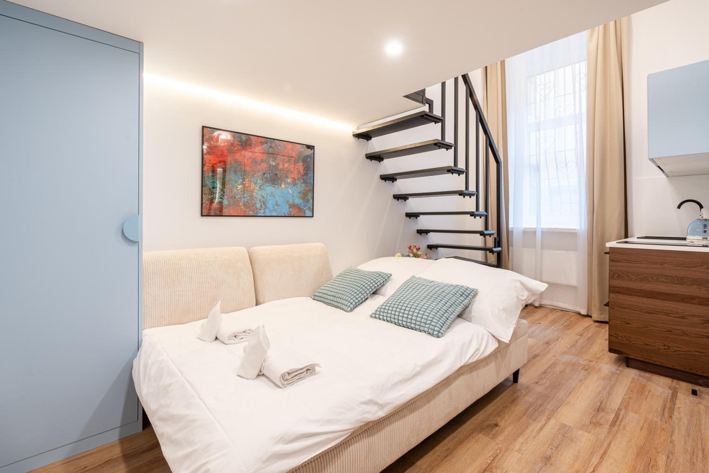 Dob 70 - Boutique Apartments, Best Location by BQA