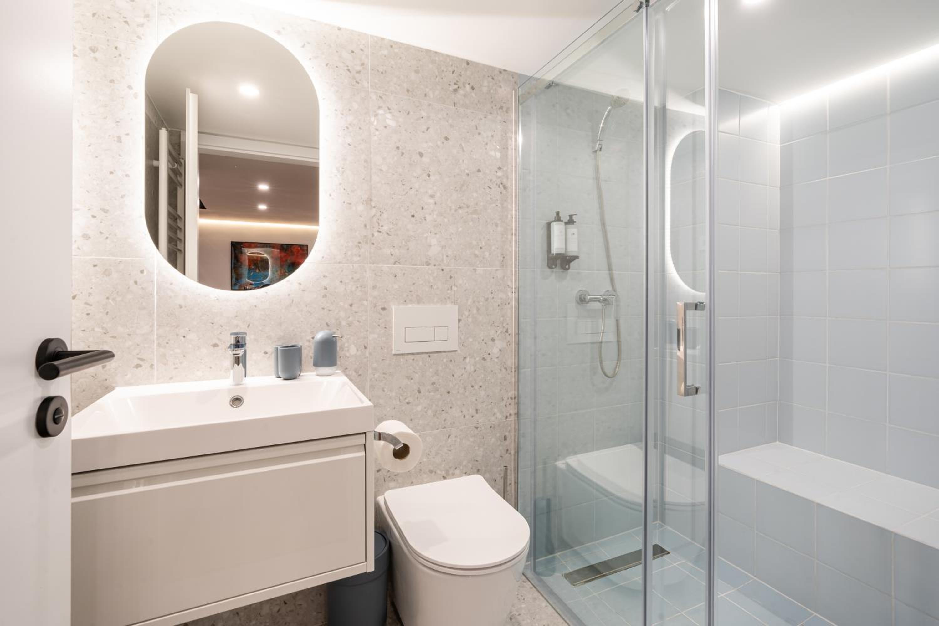 Dob 70 - Boutique Apartments, Best Location by BQA